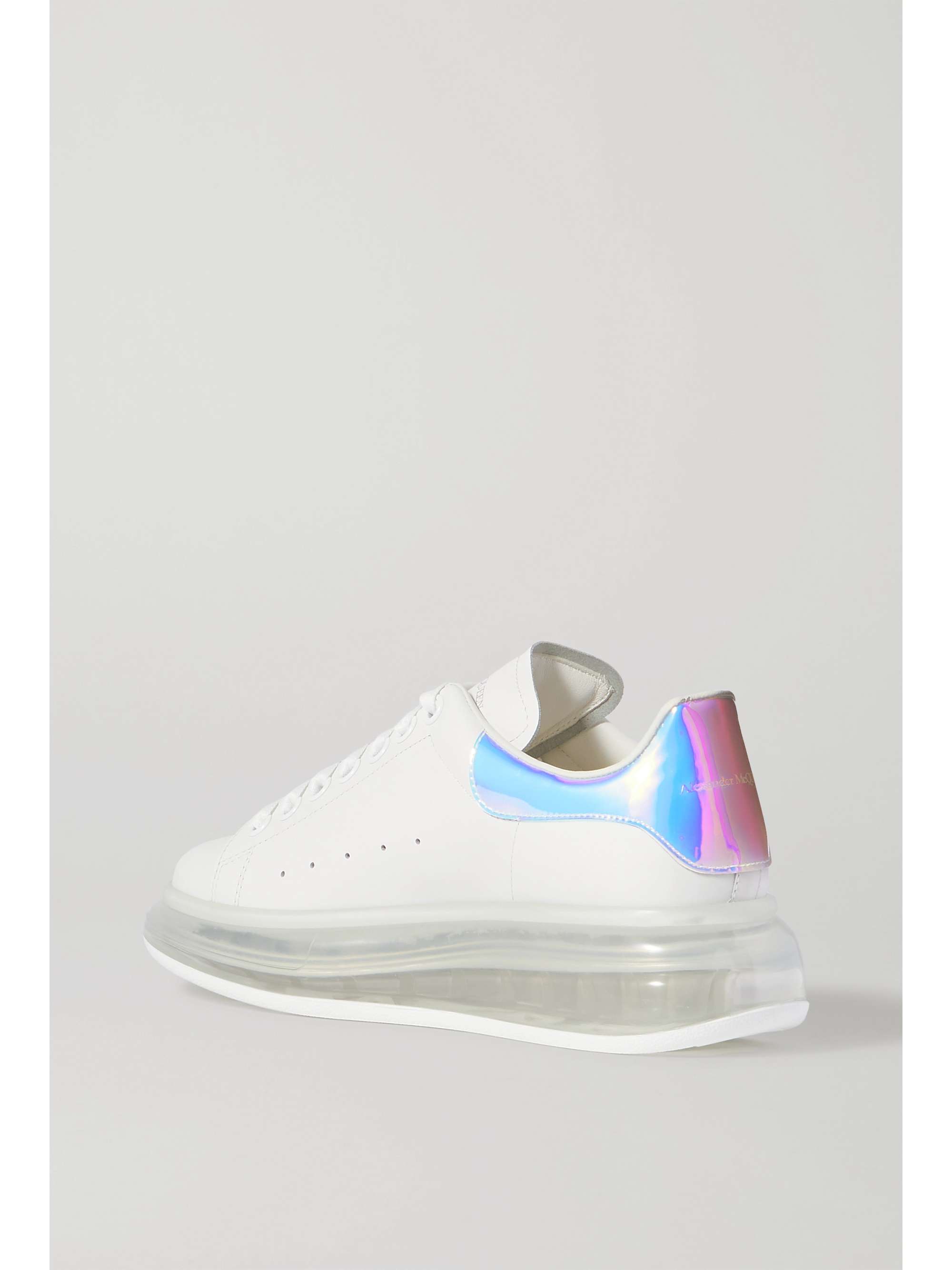 Blanc Baskets à semelles oversize en cuir à finitions en daim |  NET-A-PORTER | ALEXANDER MCQUEEN | NET-A-PORTER