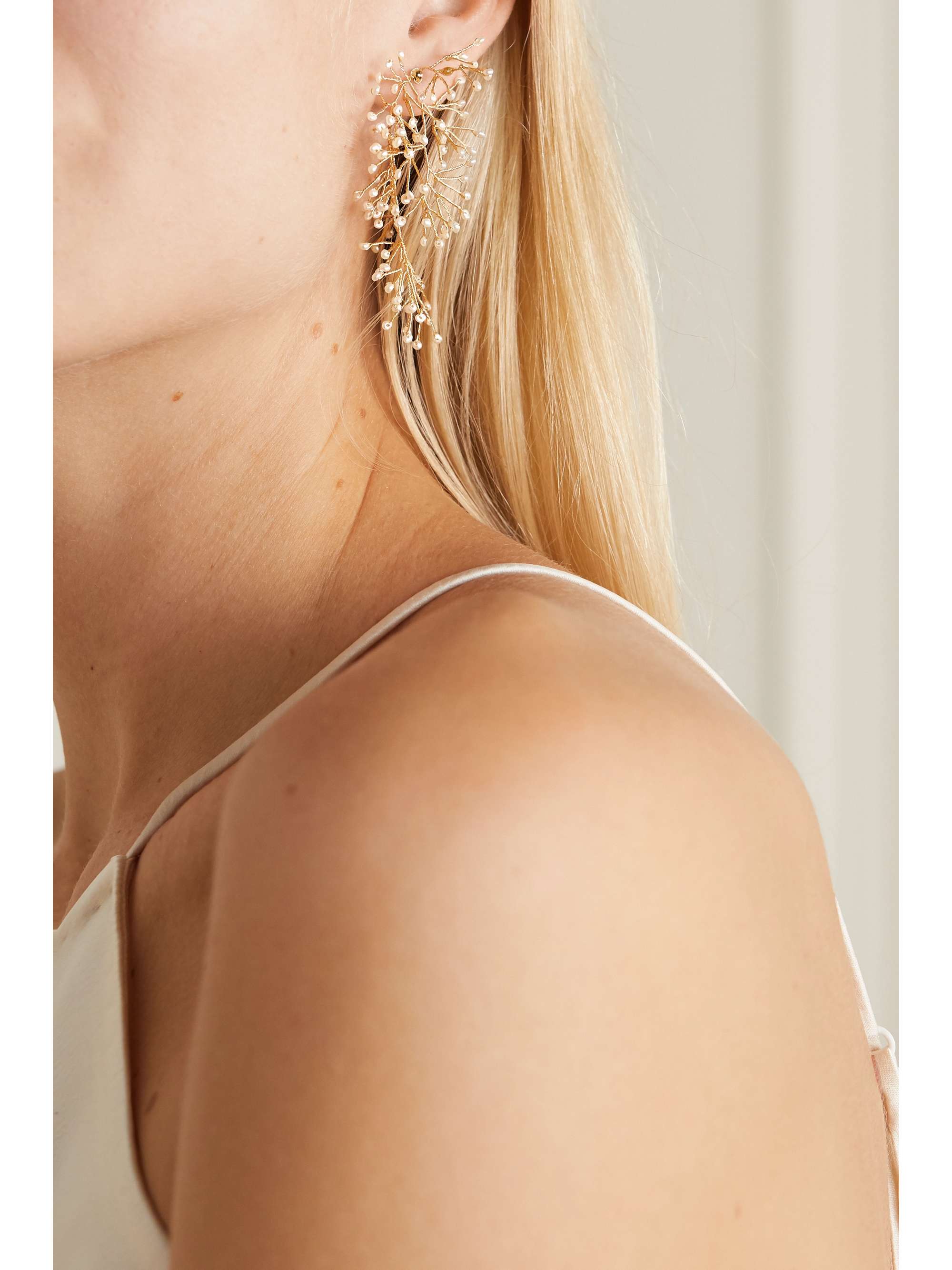 14 / Quatorze Gold-tone pearl earrings