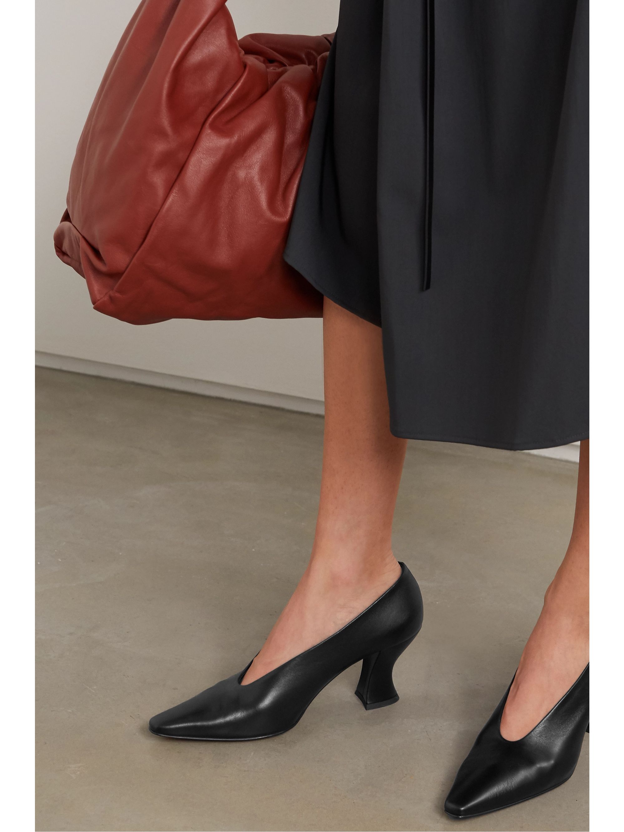 Almond pumps bottega veneta Clearance