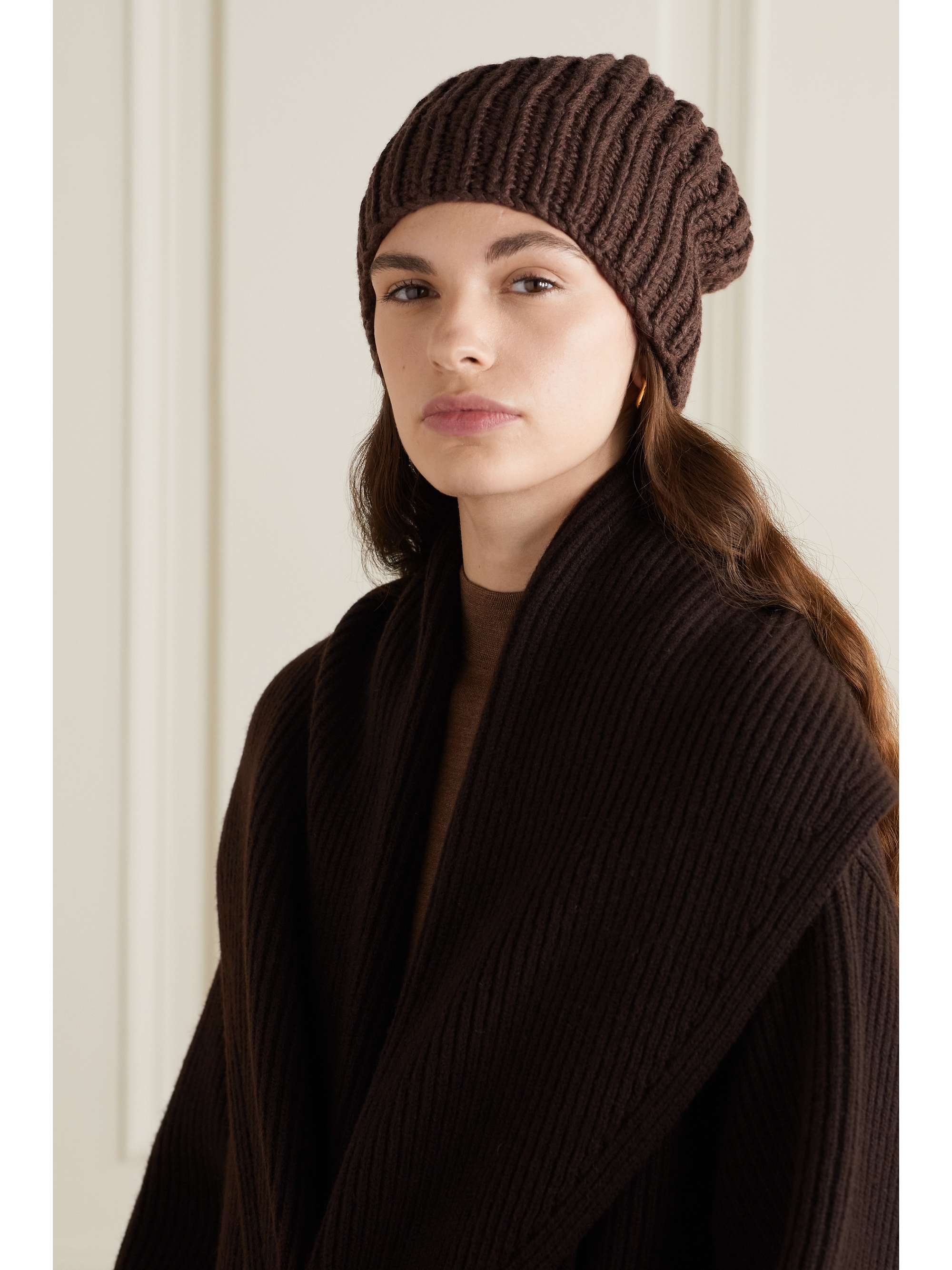 THE ROW Ayfer ribbed cashmere beanie