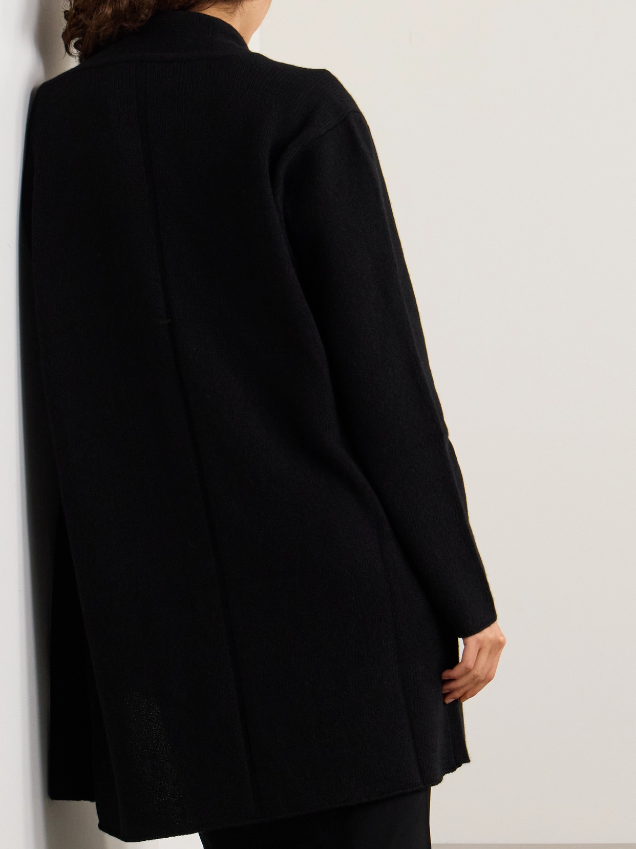 The Row Fulham Cashmere Cardigan In Black