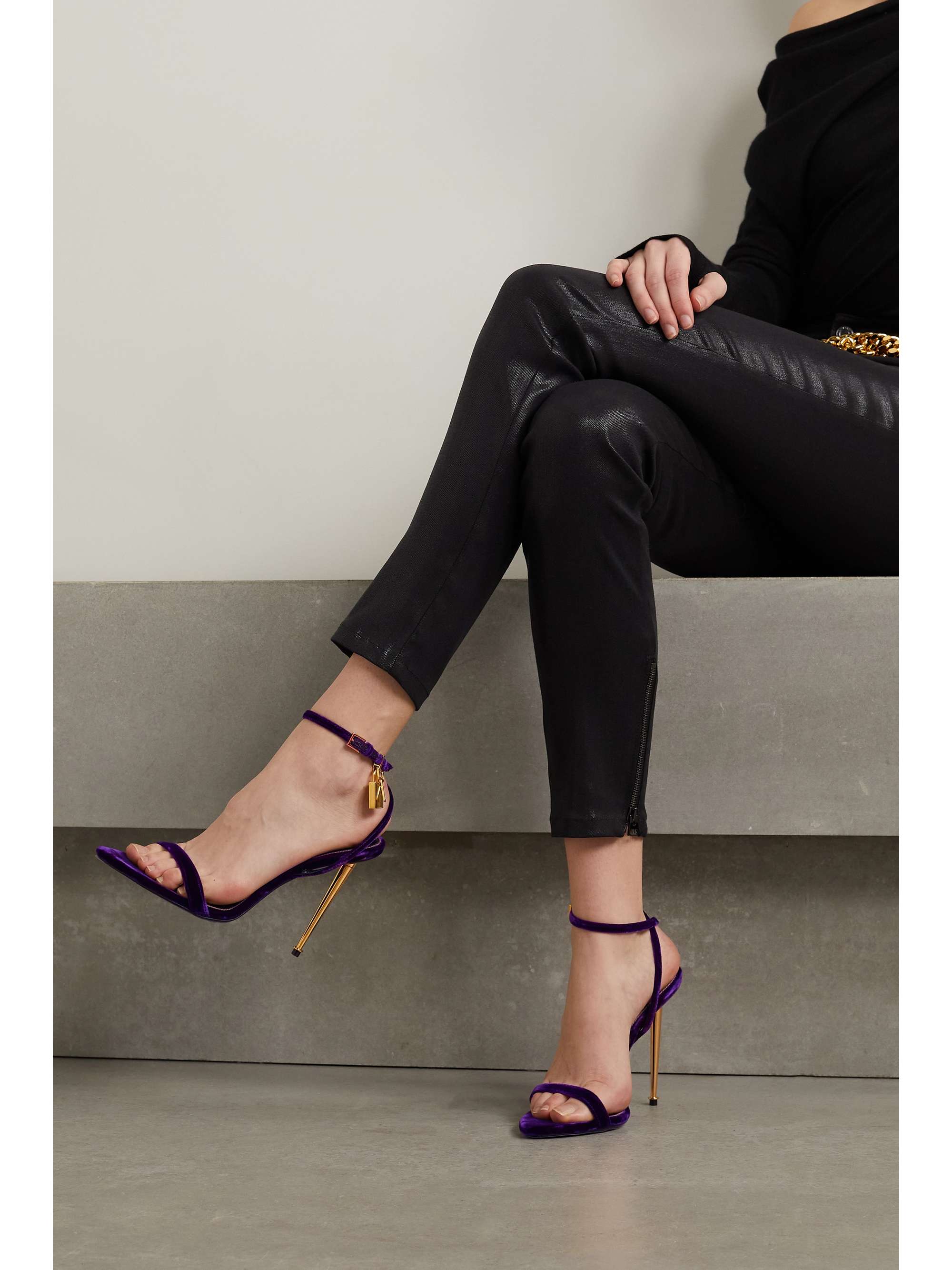 TOM FORD Sandales en velours à ornements Padlock