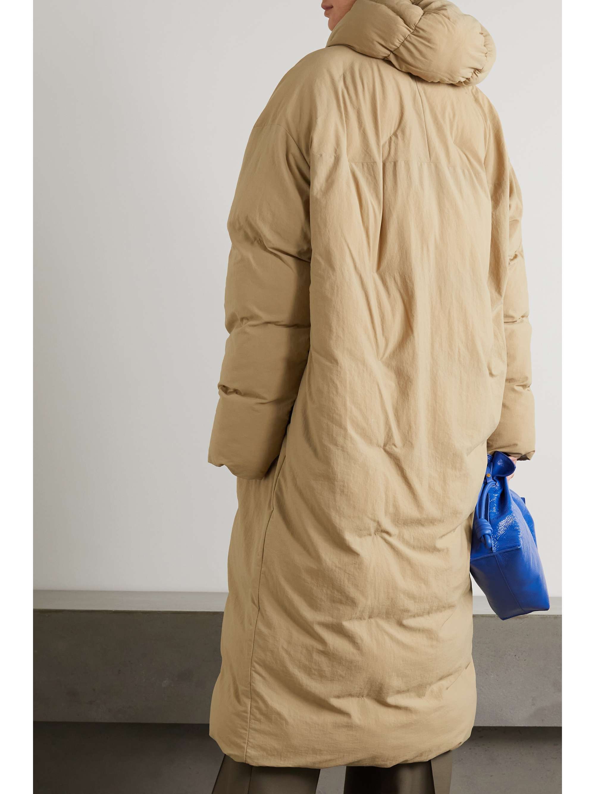 A.W.A.K.E. MODE Oversized hooded quilted padded shell coat
