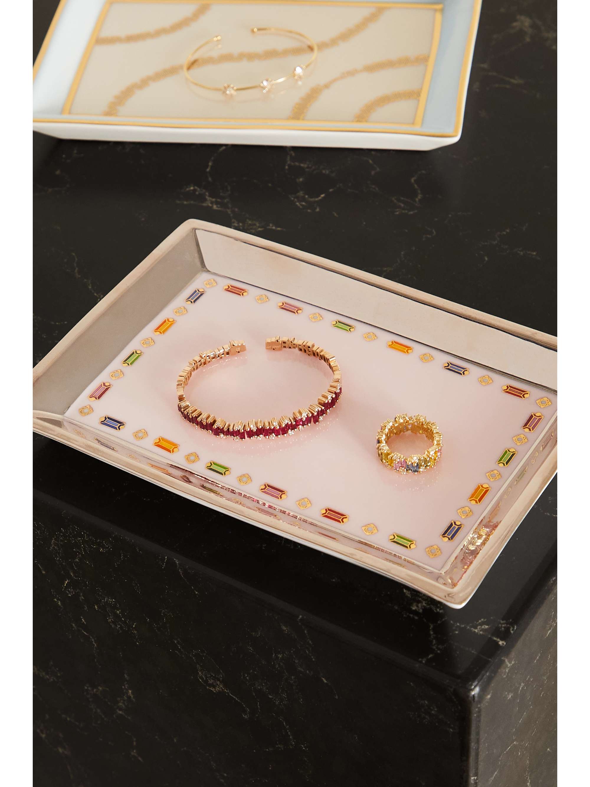 SUZANNE KALAN Plateau à bijoux en porcelaine