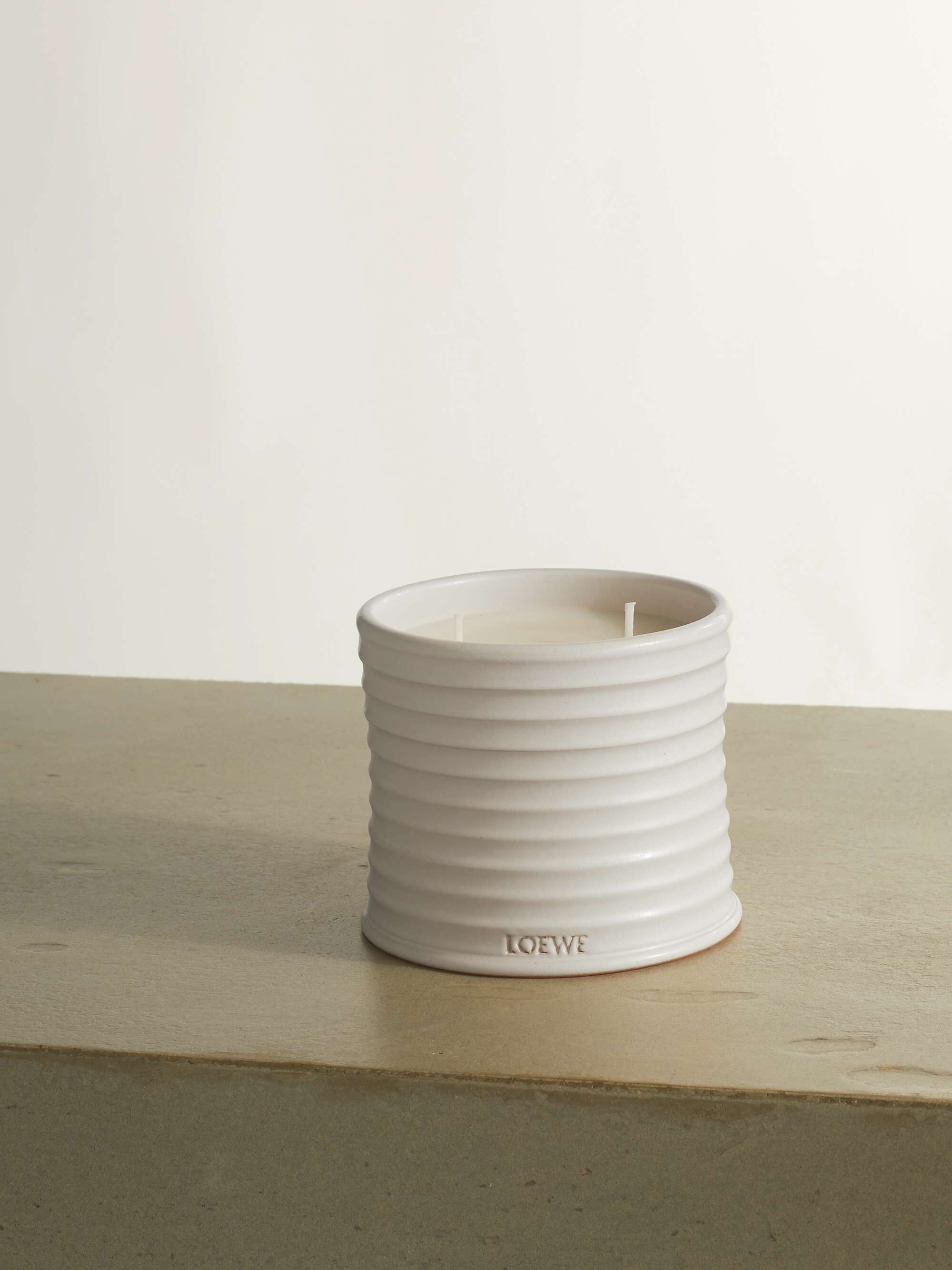 LOEWE PERFUMES Tomato Leaves medium scented candle, 610g