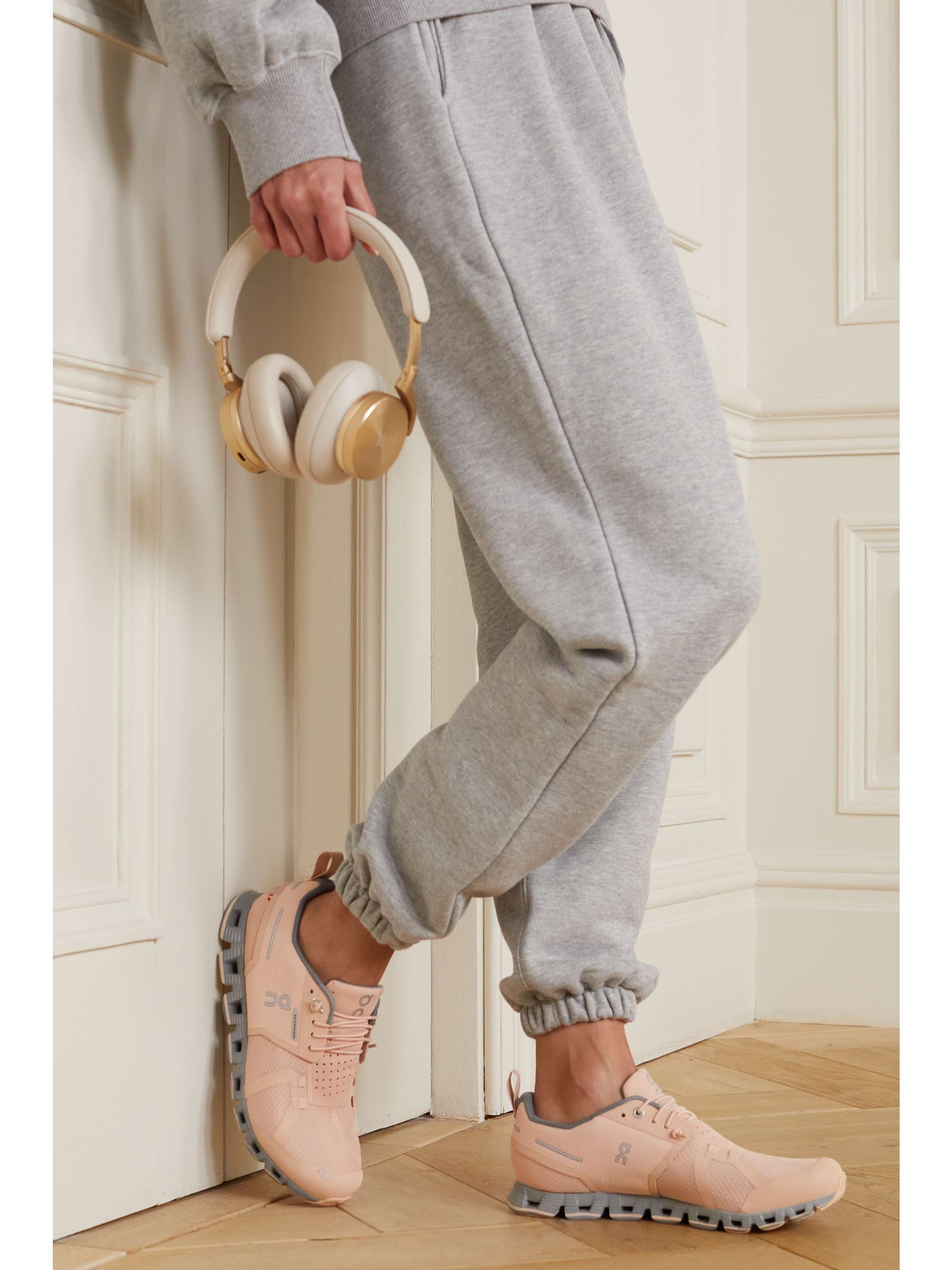 waterproof mesh sneakers