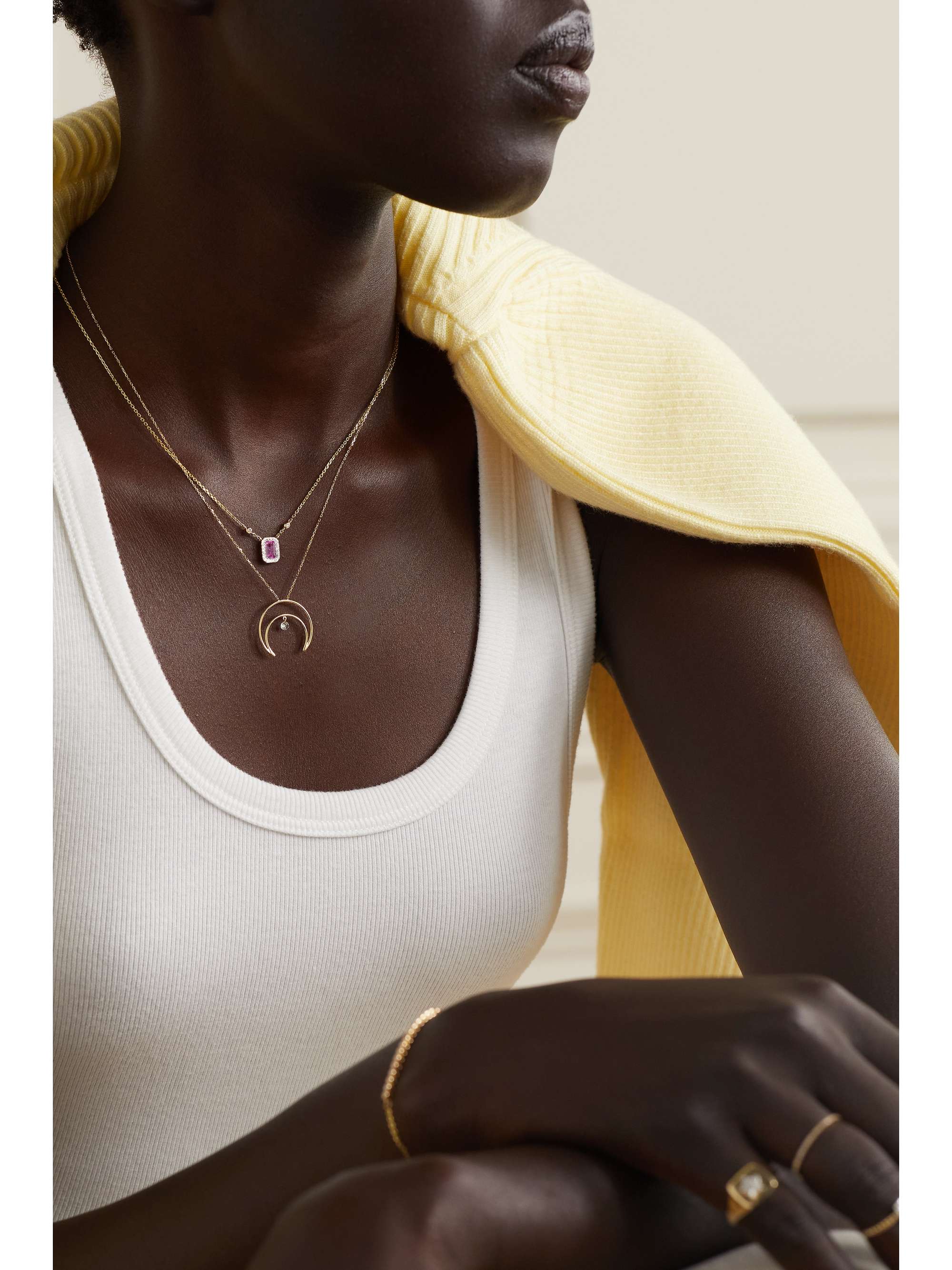 Gold Gold, sapphire and diamond 