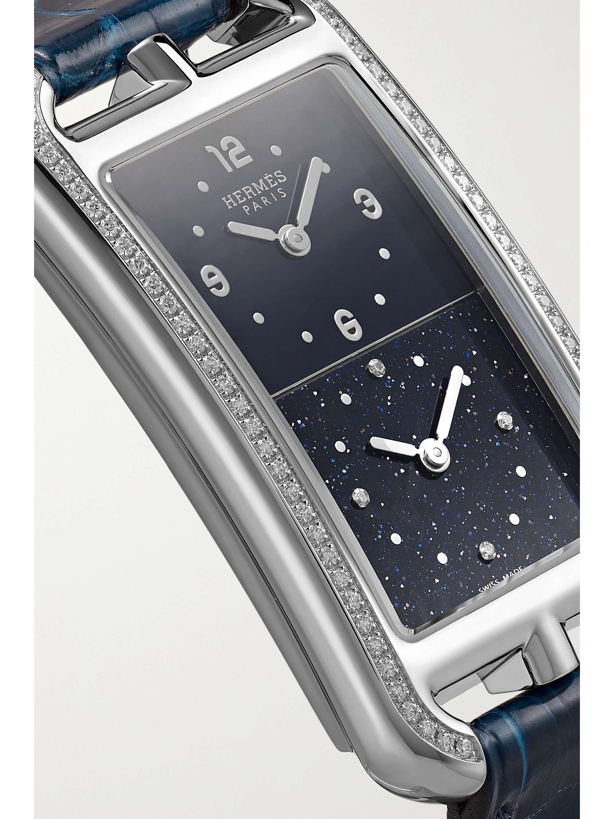HERMÈS TIMEPIECES Montre en acier inoxydable et diamants à bracelet en alligator Nantucket Dual Time Large, 39 mm