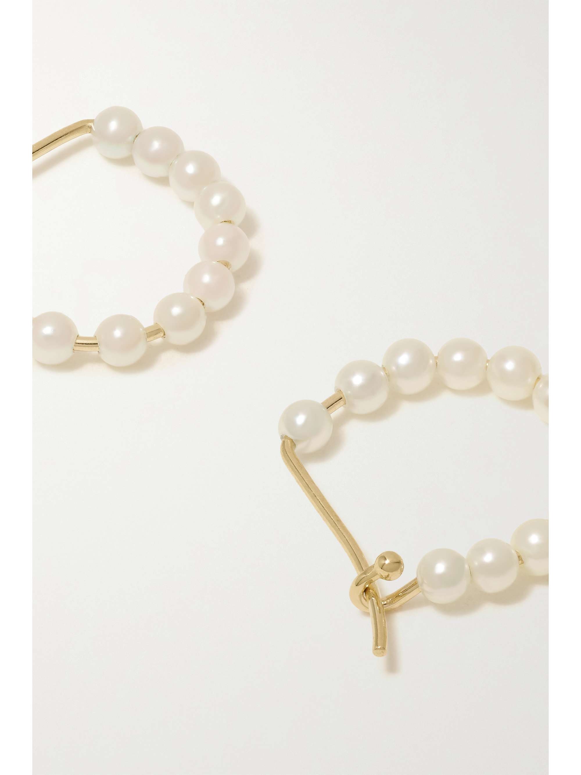 MIZUKI Mini Creolen aus 14 Karat Gold mit Perlen