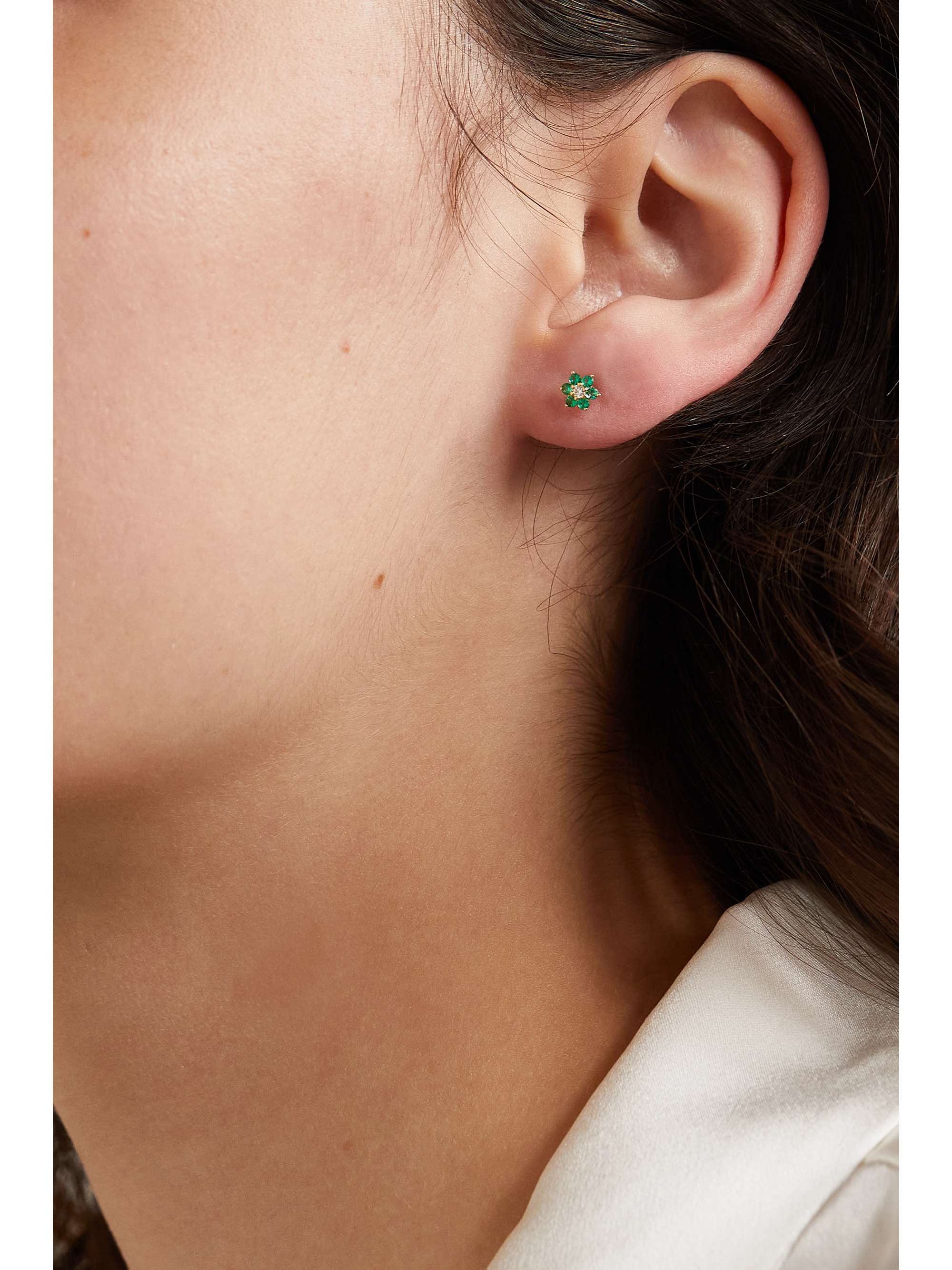 MARIA TASH 5.5mm 18-karat gold, emerald and diamond single earring