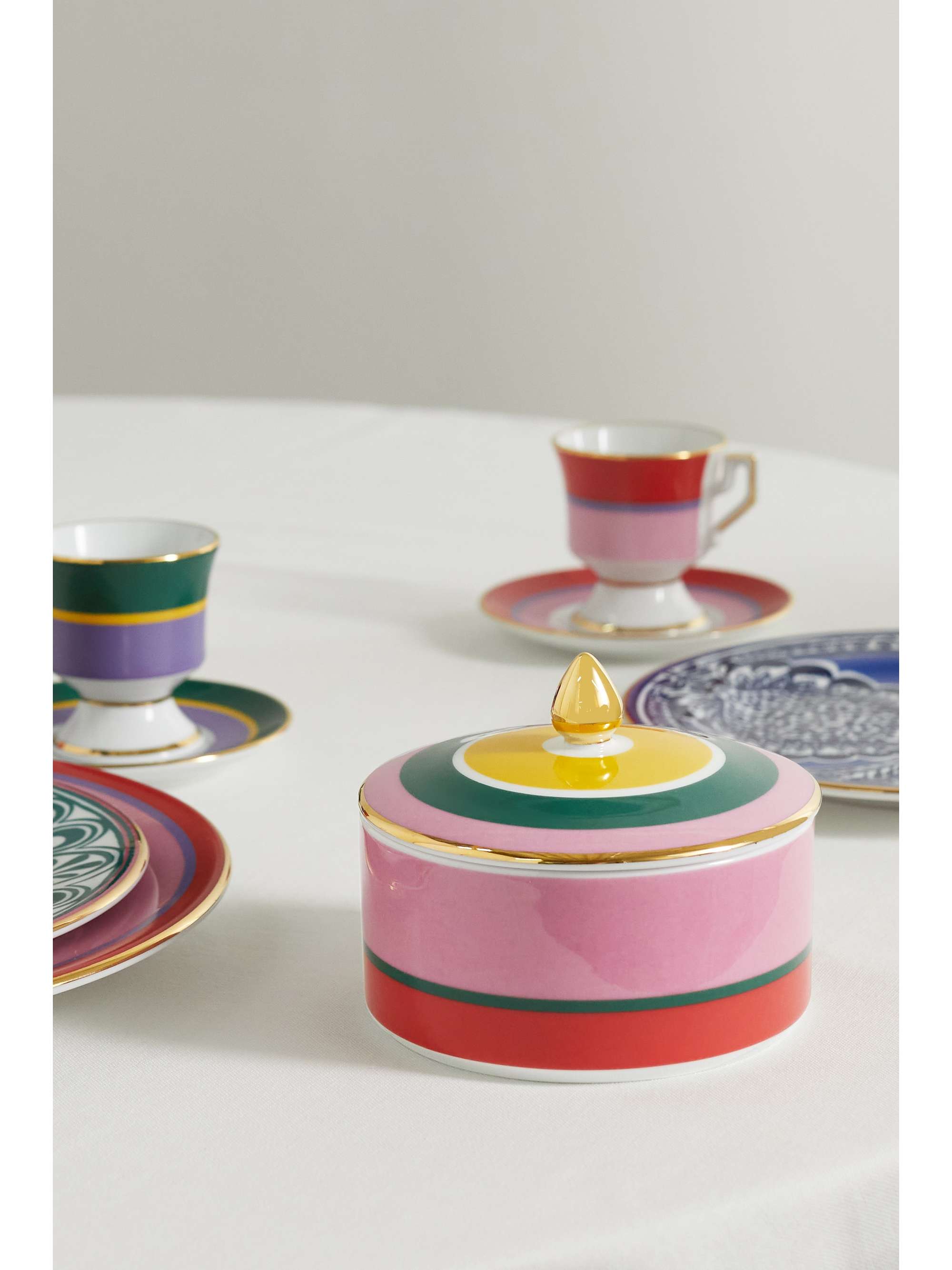LA DOUBLEJ Gold-plated porcelain jar