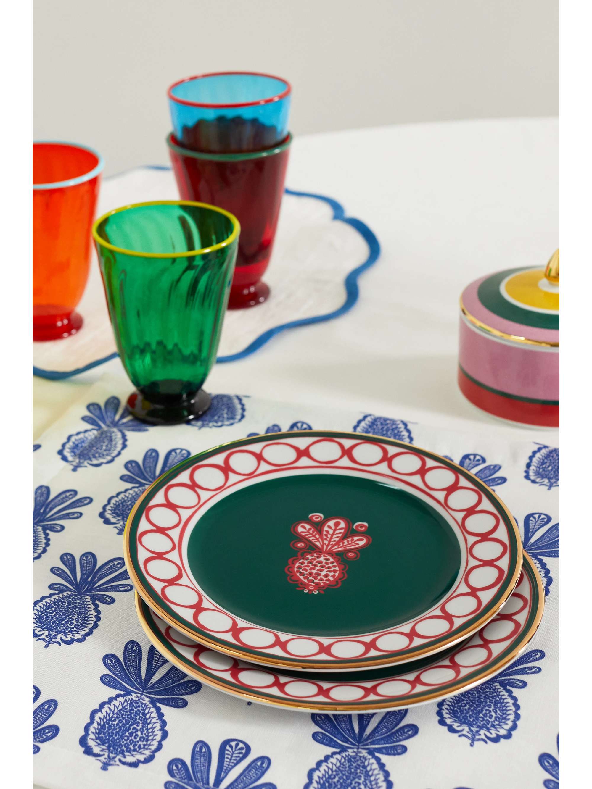 LA DOUBLEJ Set de deux petites assiettes en porcelaine plaquée or