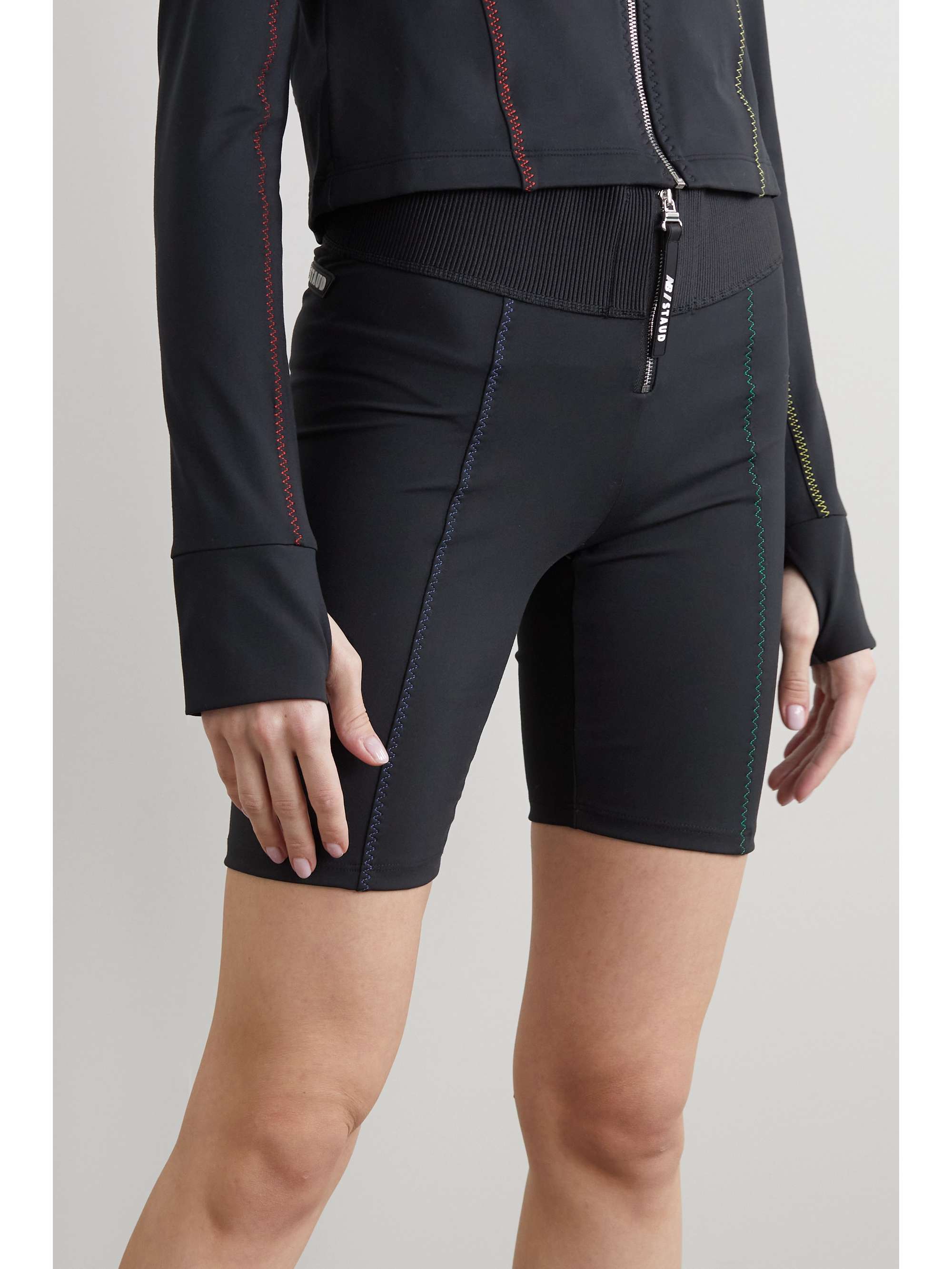 Stretch Biker Shorts của Staud x New Balance