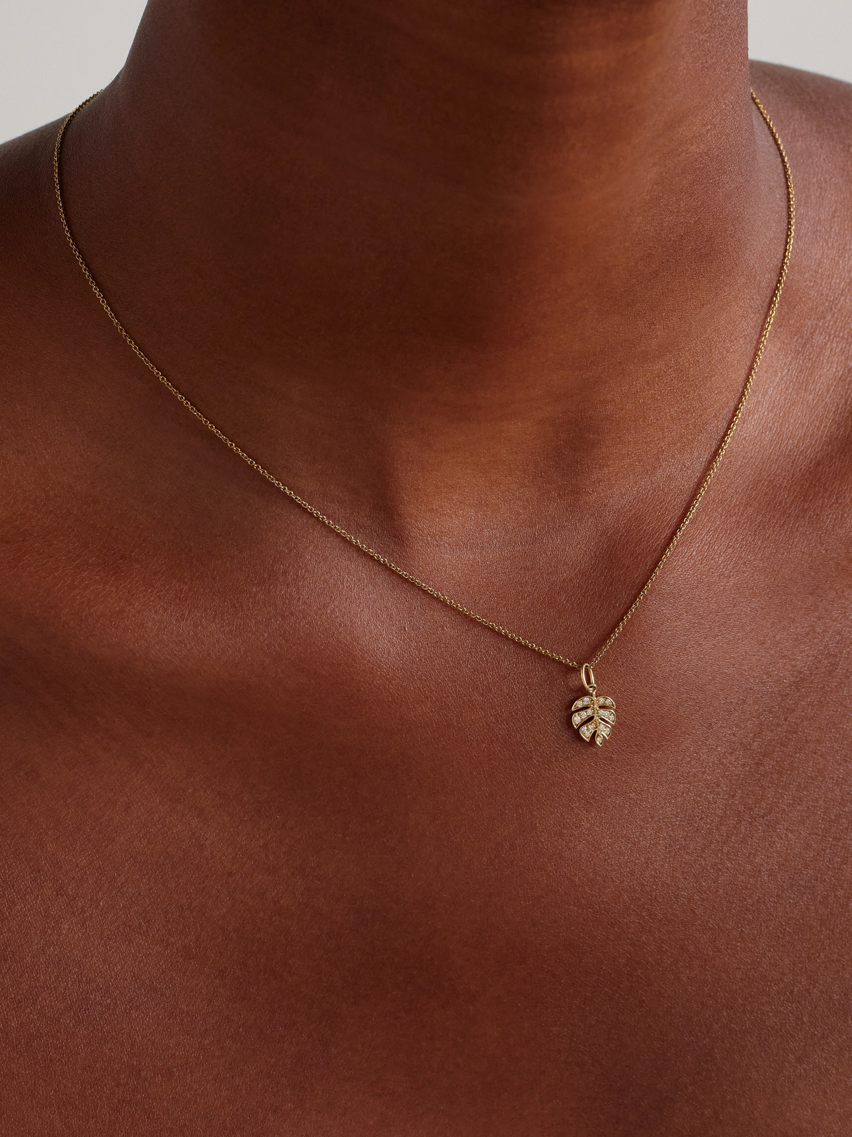 Sydney Evan Small Monstera Leaf 14-karat Gold Diamond Necklace In Gold