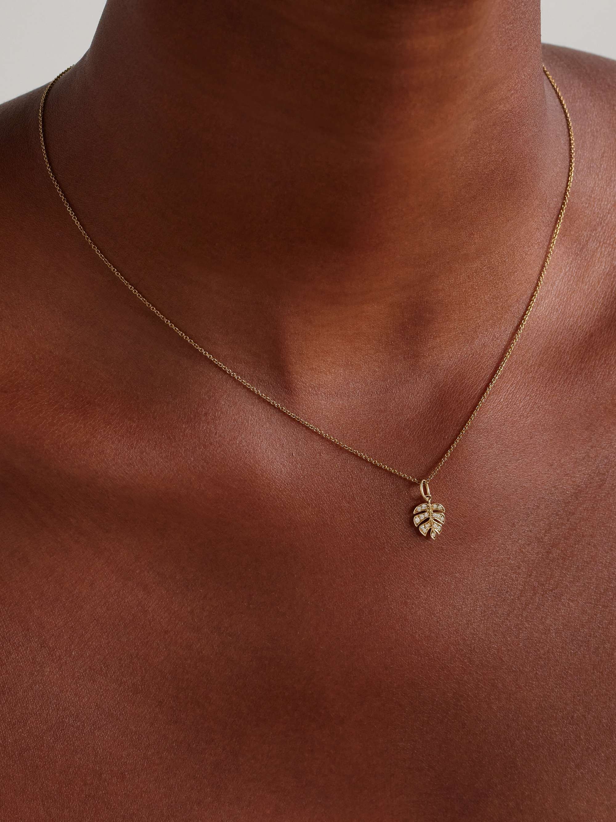 SYDNEY EVAN Small Monstera Leaf 14-karat gold diamond necklace