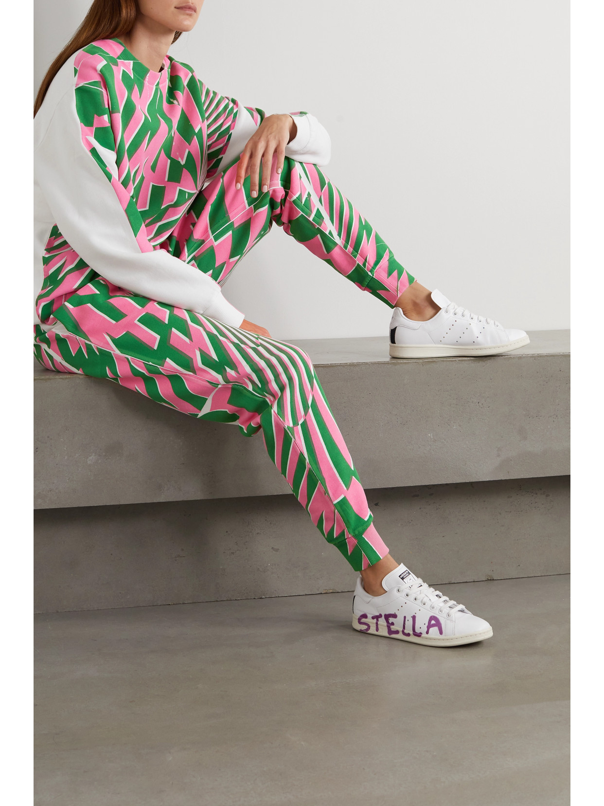 Stella Mccartney Womens Multicolor X Ed Curtis Optical Geometric-print Cotton-jersey Sweatshirt Xs In Pink