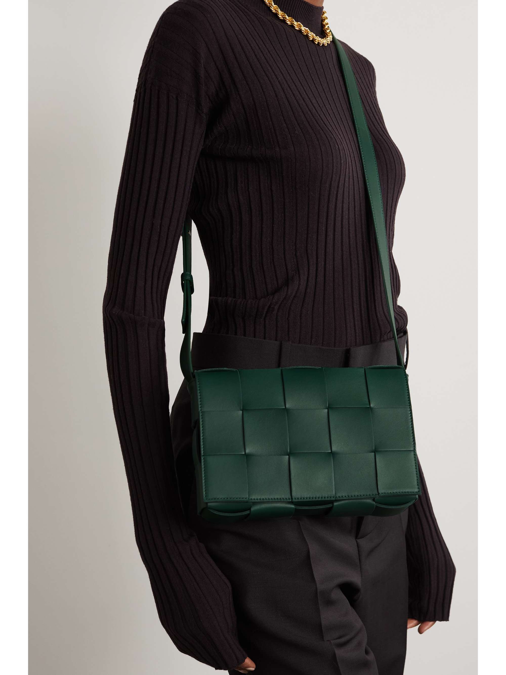 Bottega Veneta Cassette Intrecciato Leather Shoulder Bag - Women - Green Cross-body Bags