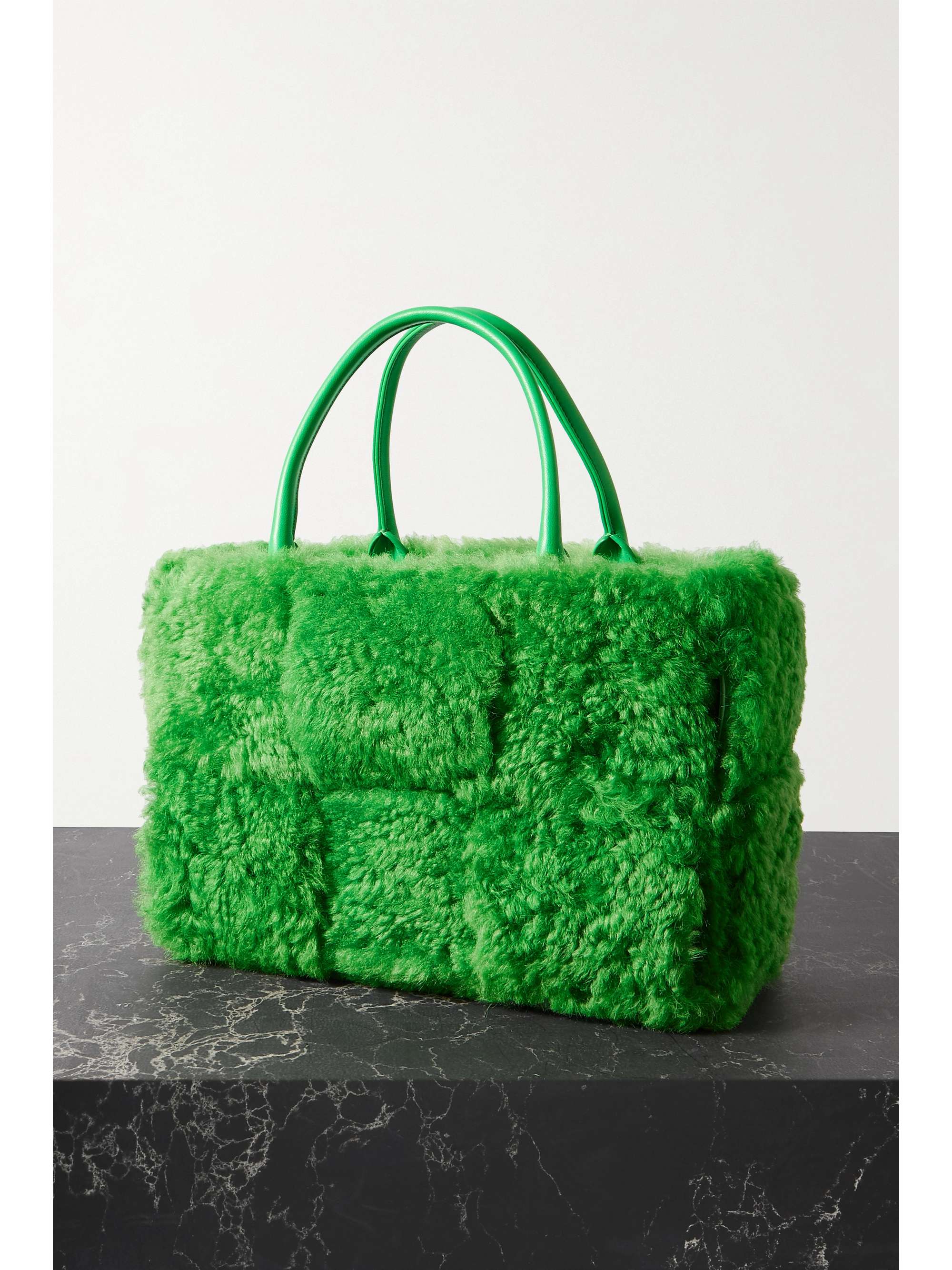 Green Arco small leather-trimmed intrecciato shearling tote | BOTTEGA VENETA  | NET-A-PORTER
