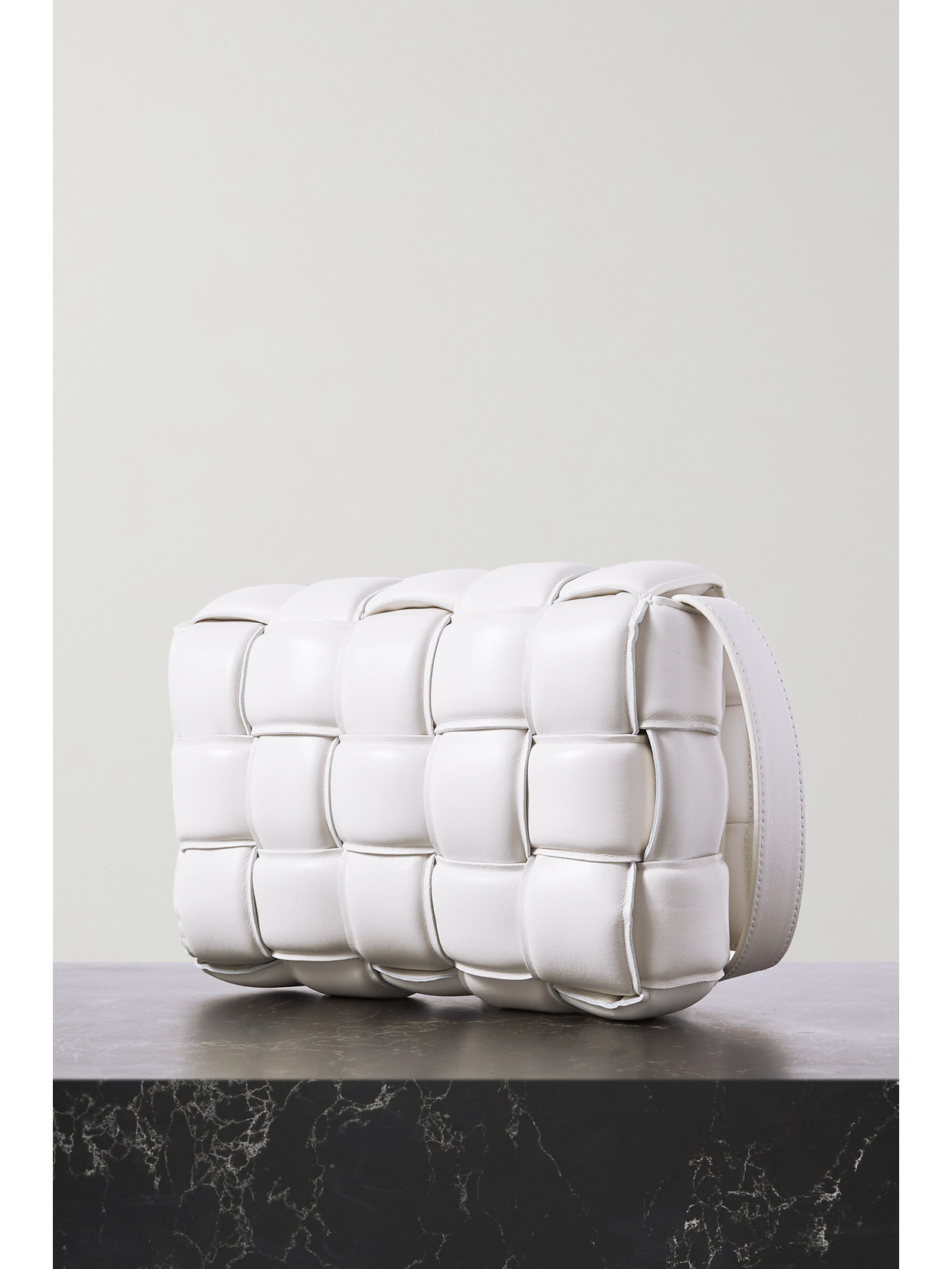 Cassette Medium Padded Intrecciato Shoulder Bag