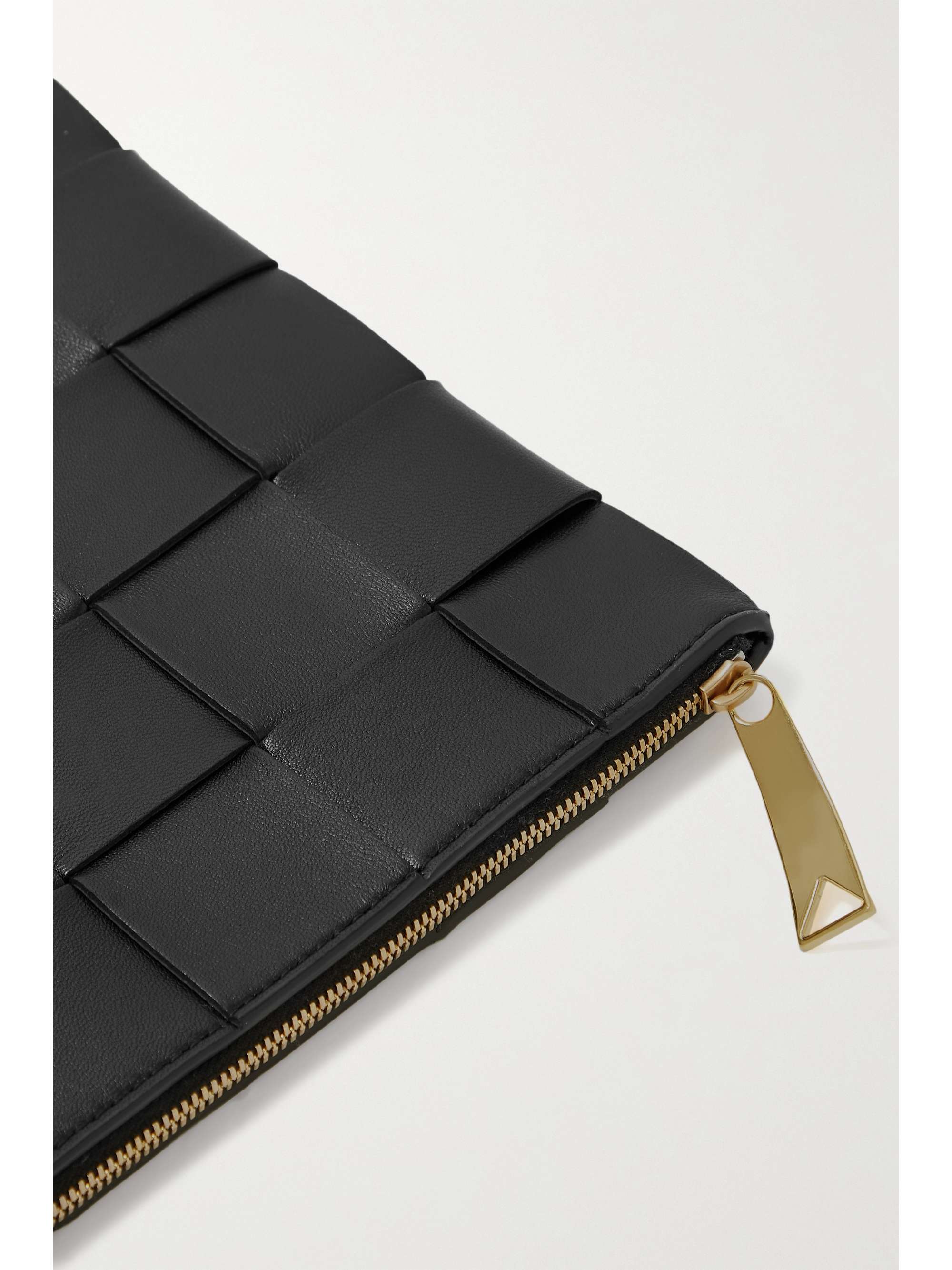 BOTTEGA VENETA Intrecciato leather pouch