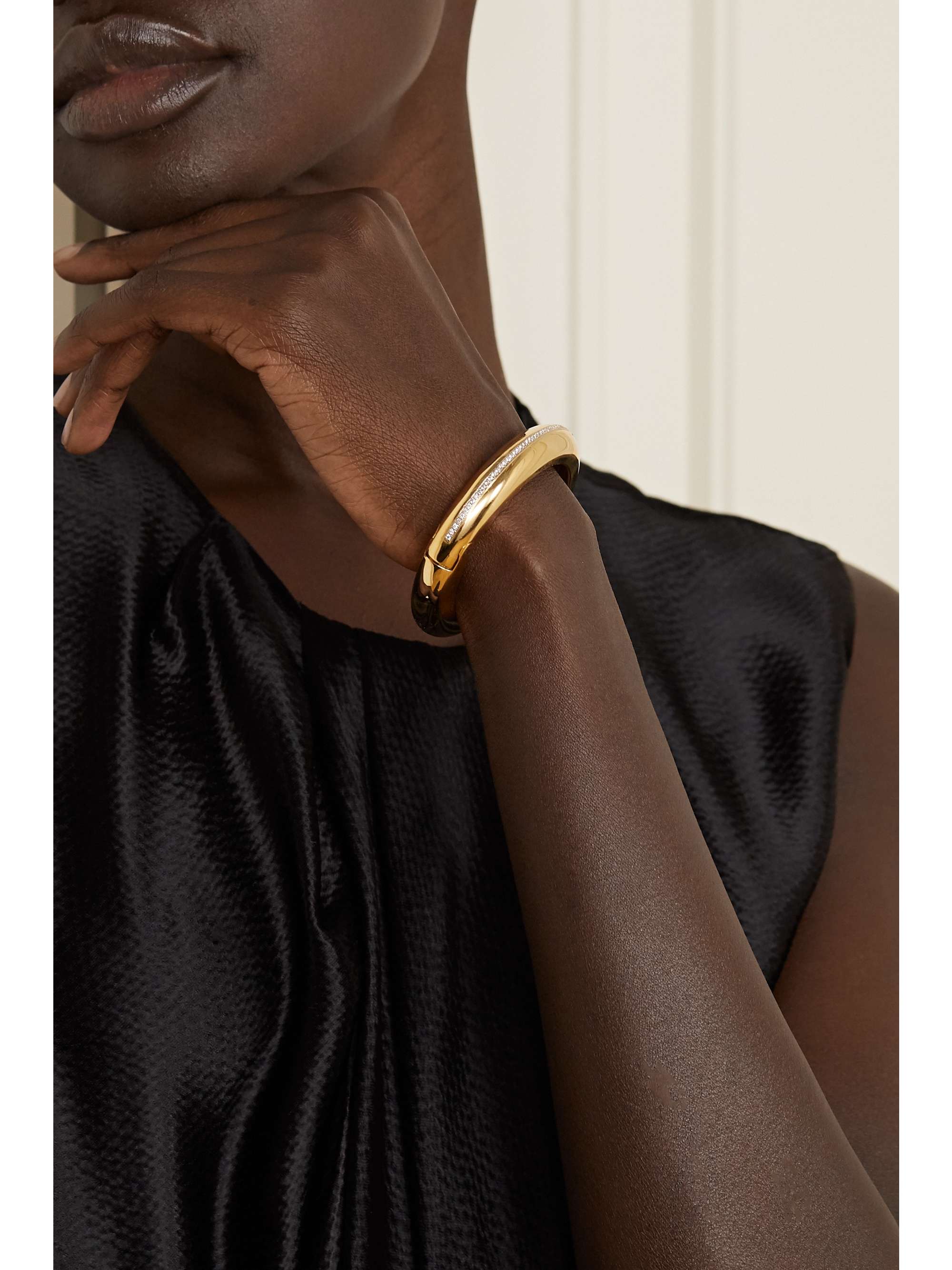 FRED LEIGHTON Bracelet jonc en or 18 carats et diamants Collection