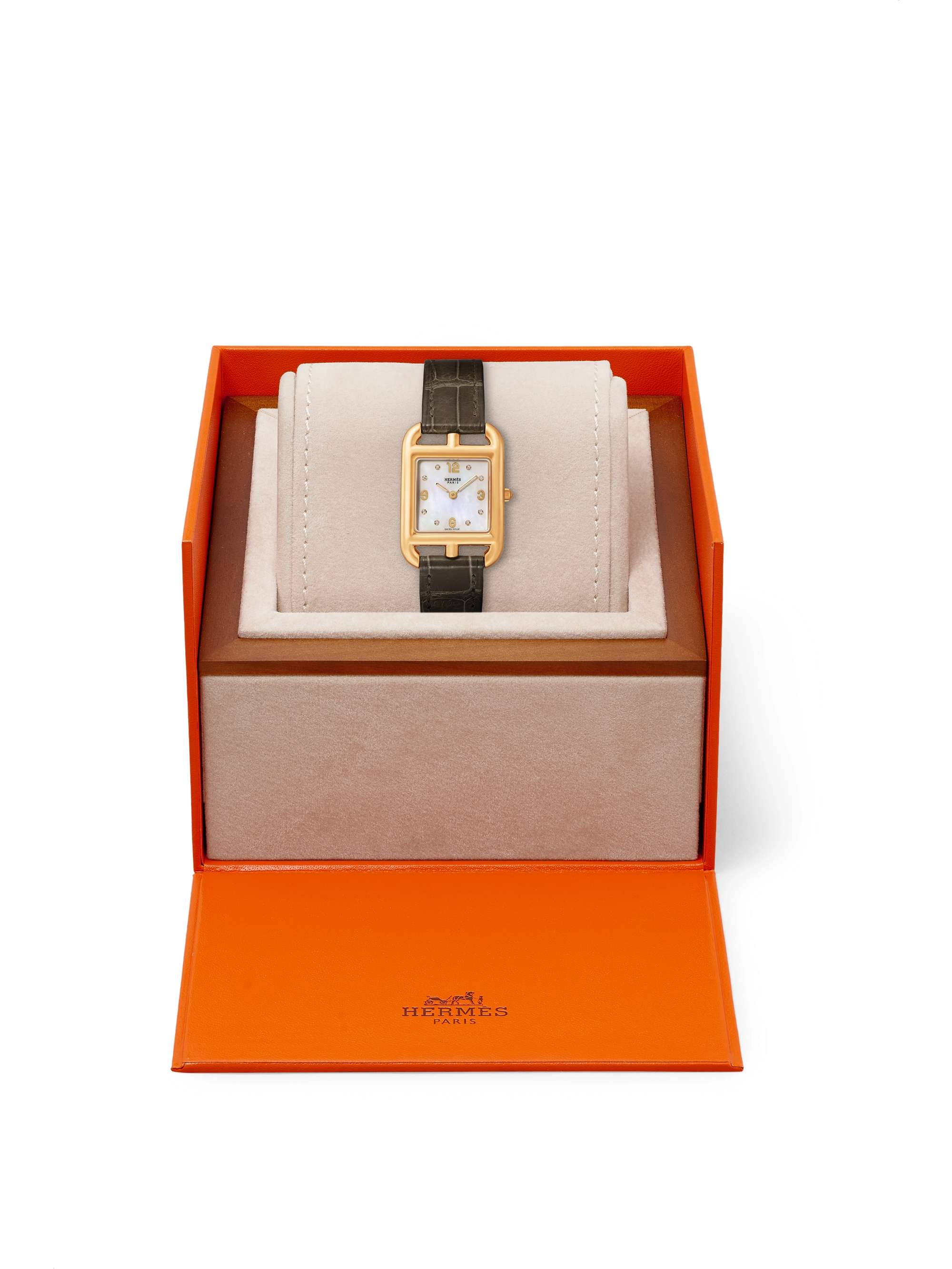 HERMÈS TIMEPIECES Cape Cod 23mm small 18-karat gold, alligator, mother-of-pearl and diamond watch