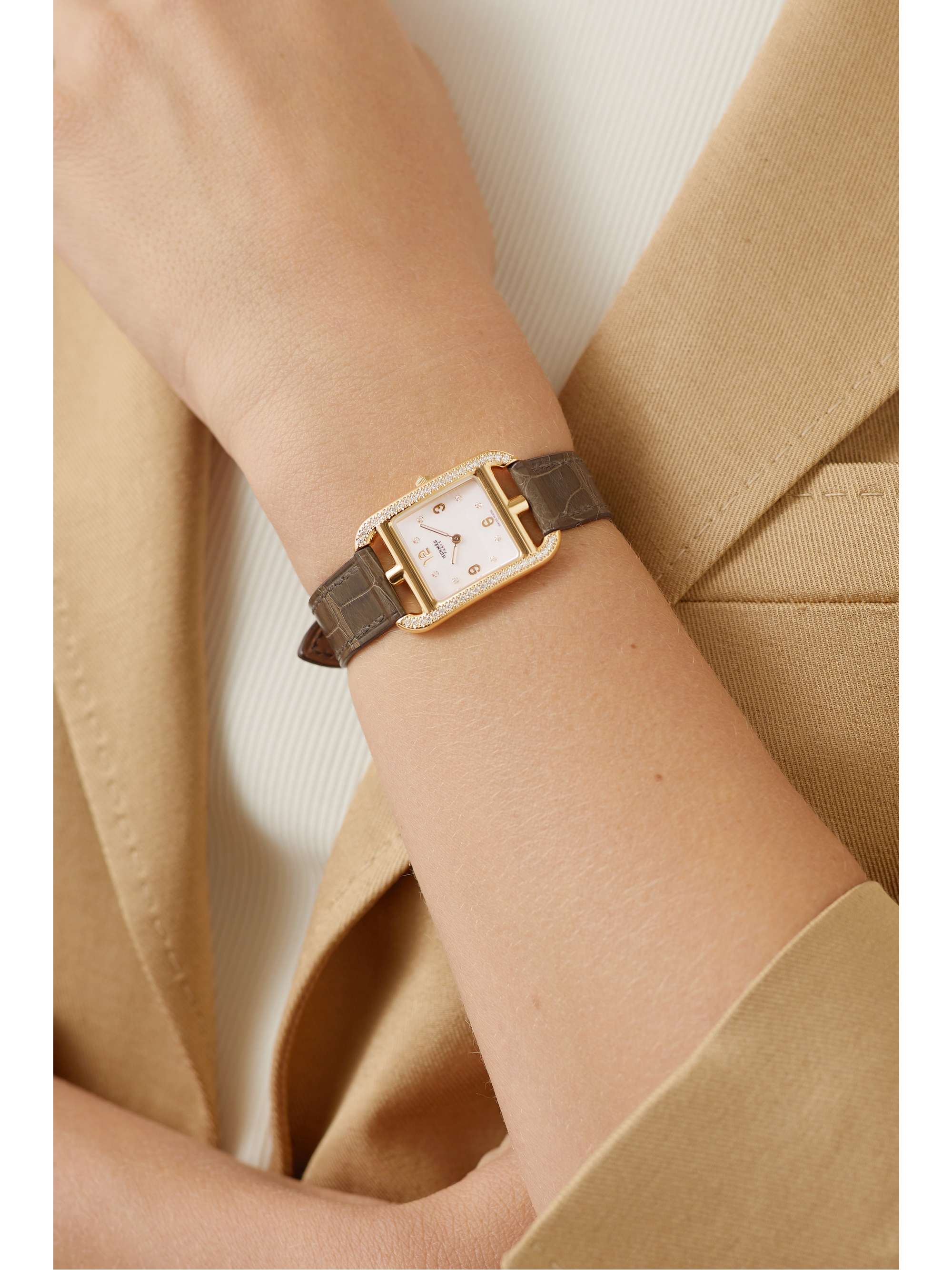 HERMÈS TIMEPIECES Cape Cod 23mm small 18-karat gold, alligator, mother-of-pearl and diamond watch