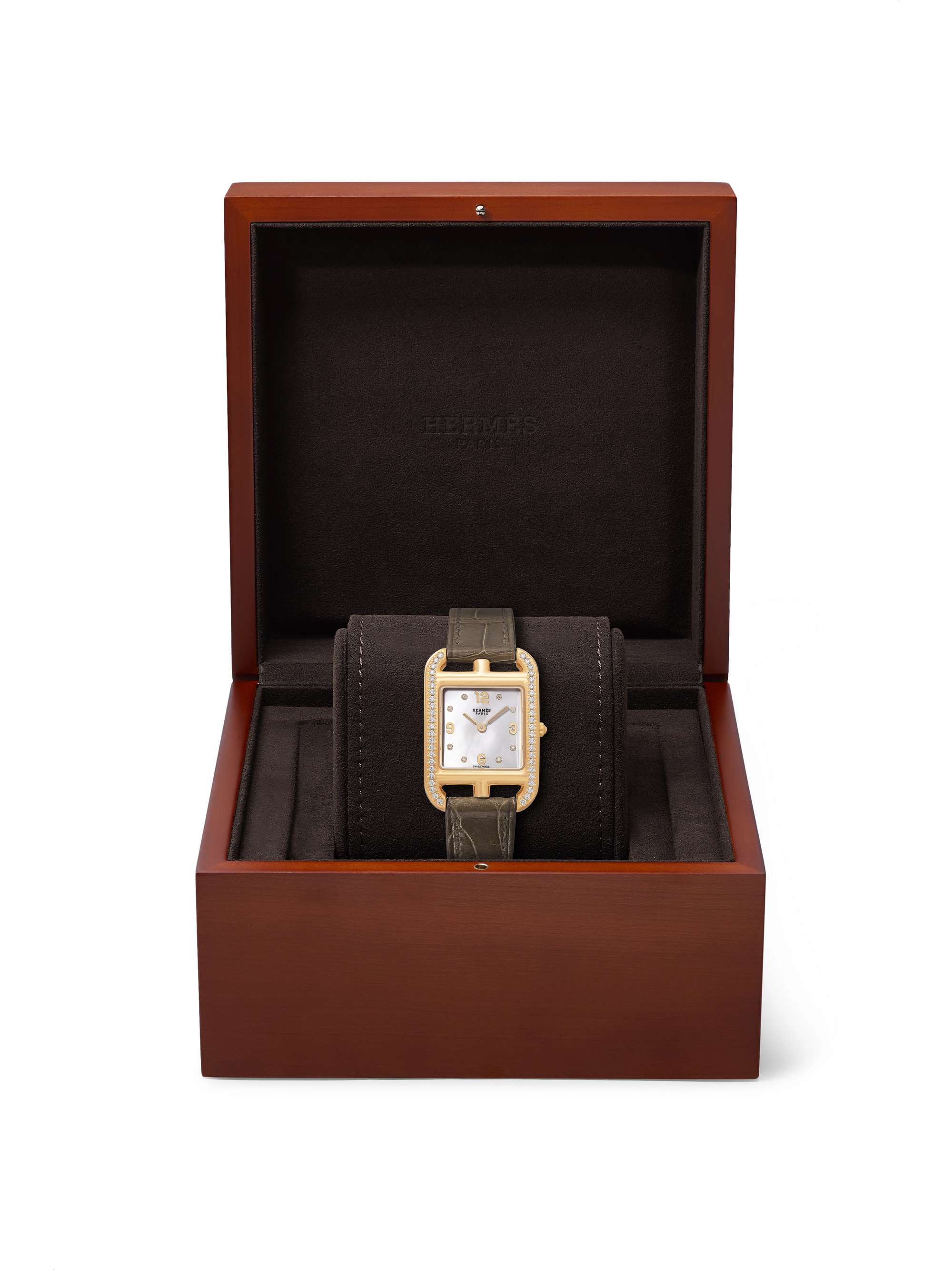 HERMÈS TIMEPIECES Cape Cod 23mm small 18-karat gold, alligator, mother-of-pearl and diamond watch