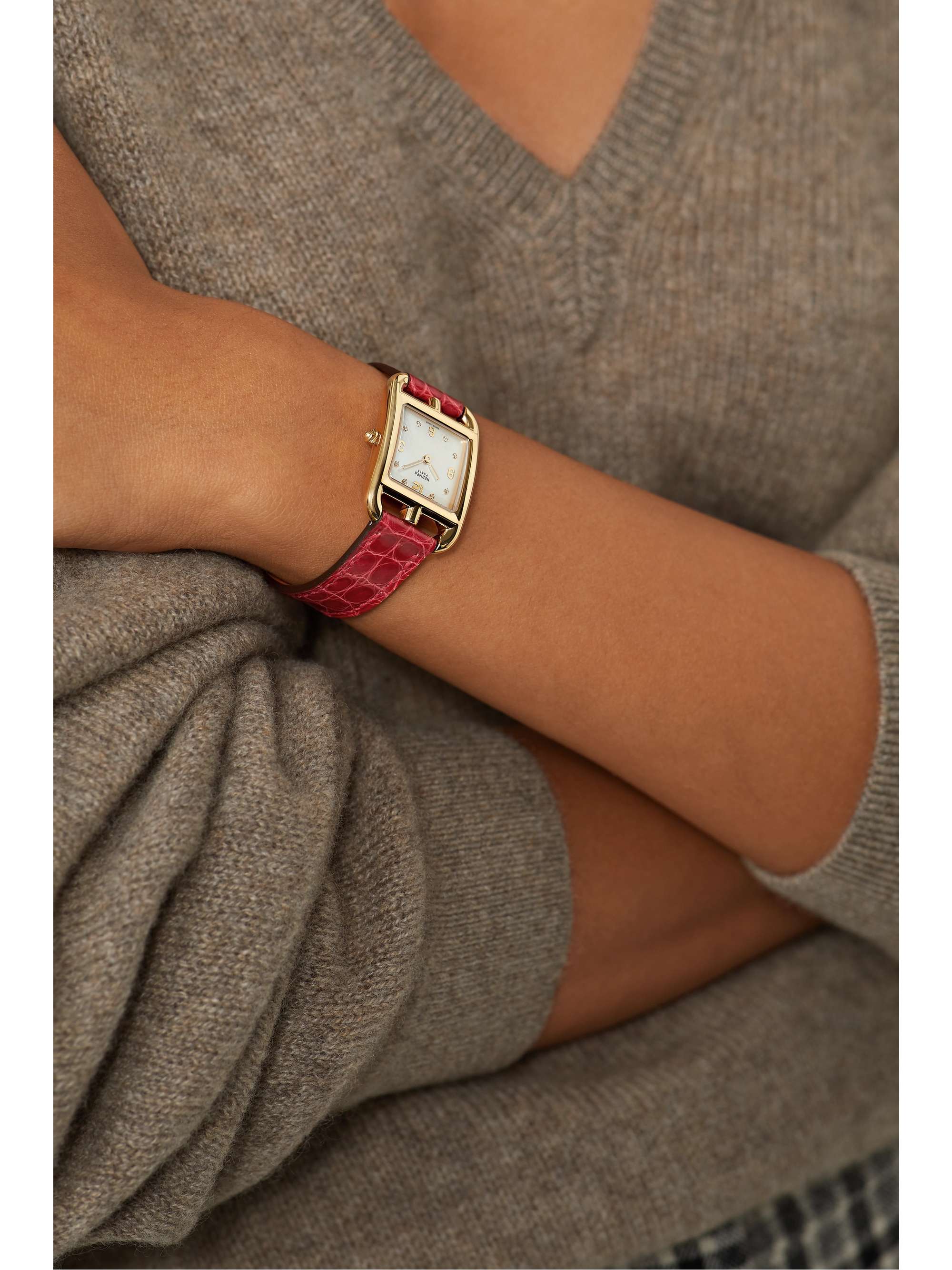 HERMÈS TIMEPIECES Cape Cod 23mm small 18-karat gold, alligator, mother-of-pearl and diamond watch