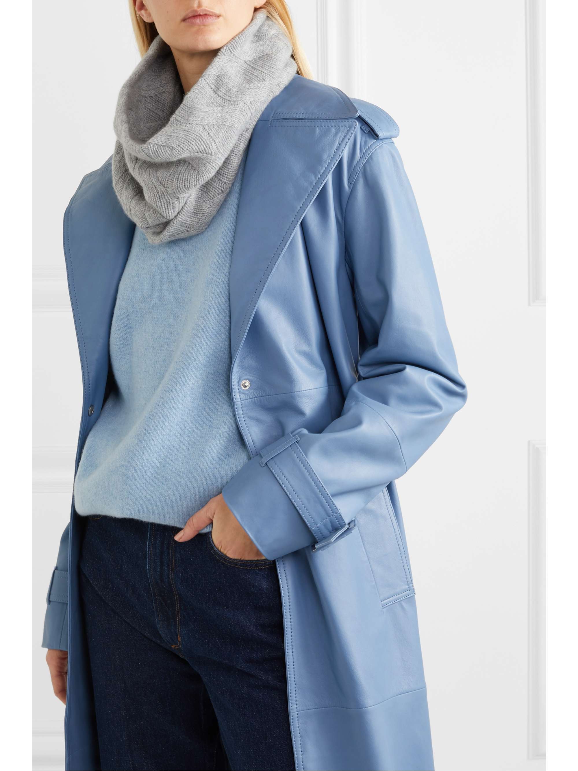 JOHNSTONS OF ELGIN + NET SUSTAIN cable-knit cashmere snood