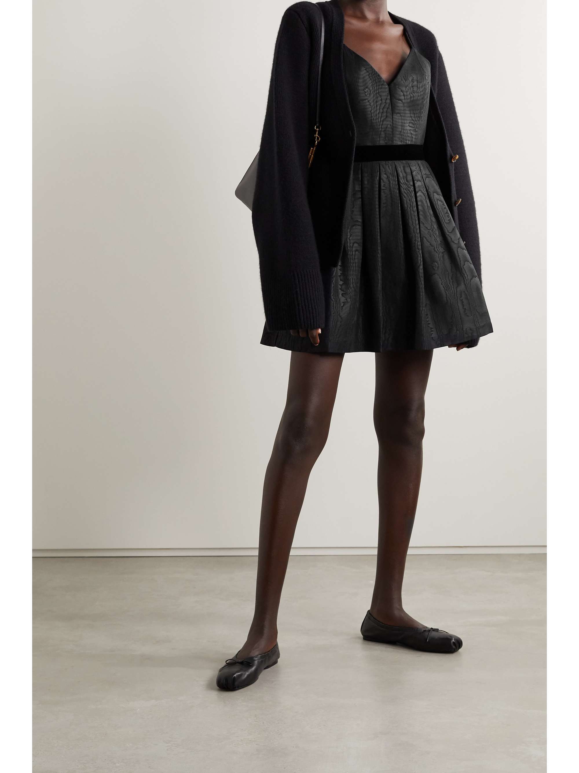 alice and olivia black velvet dress