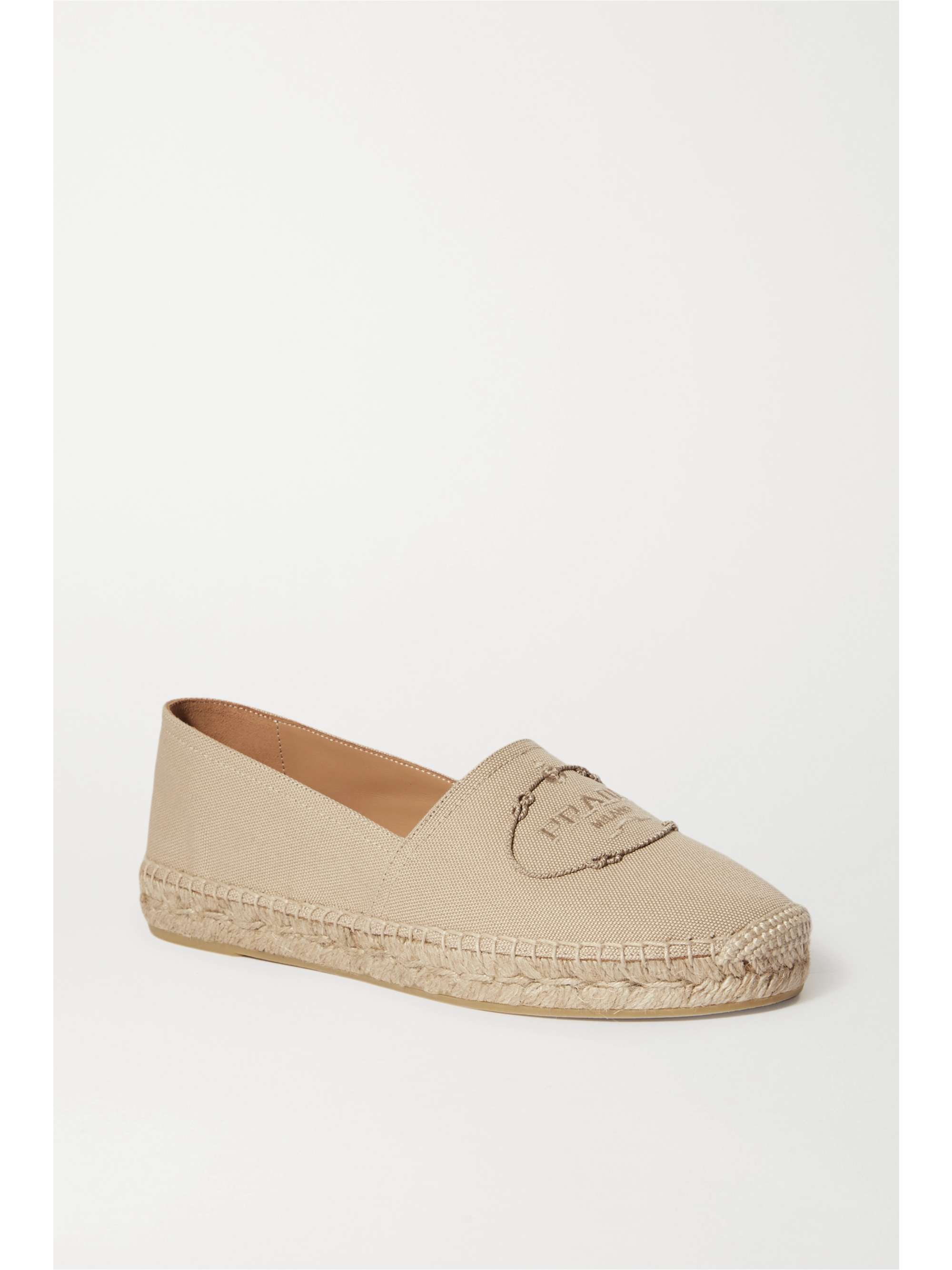 Formode Forberedende navn Lys Beige Logo-embossed canvas espadrilles | PRADA | NET-A-PORTER