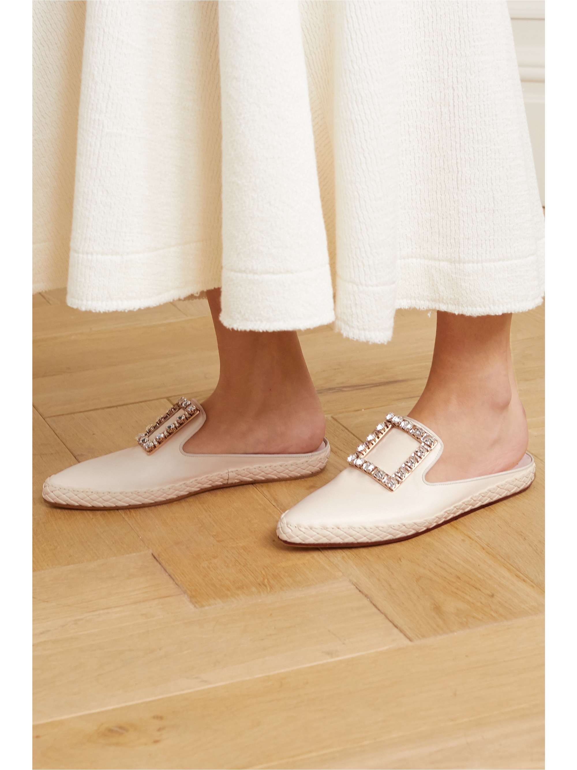 ROGER VIVIER RV Lounge Slippers aus Leder mit Kristallen