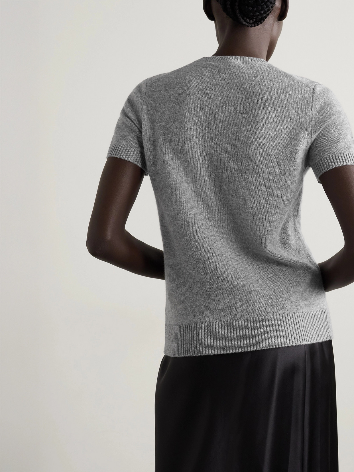 Theory Basic Tee Feather Cashmere In Gray
