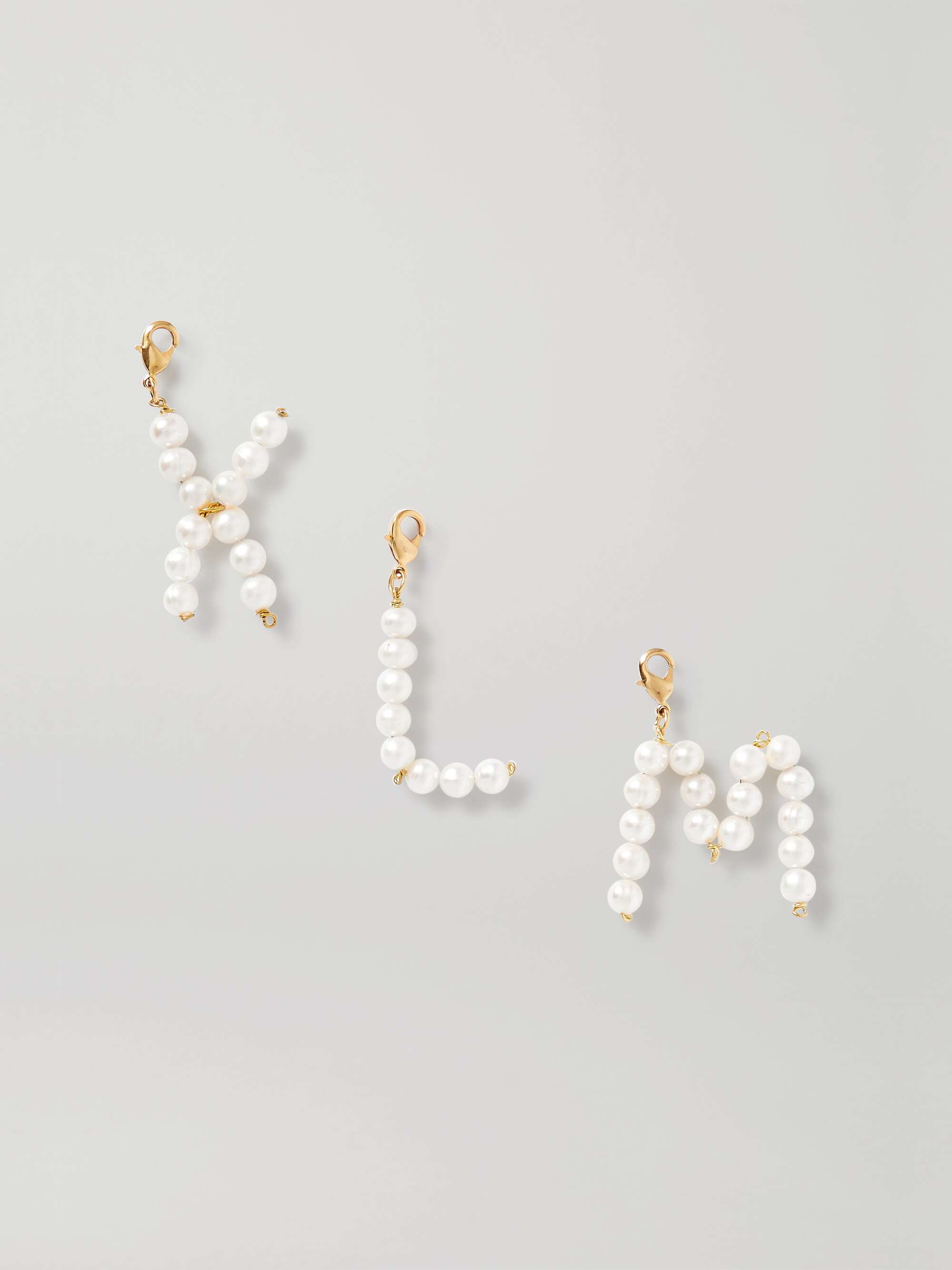 TIMELESS PEARLY Letter gold-tone pearl pendant