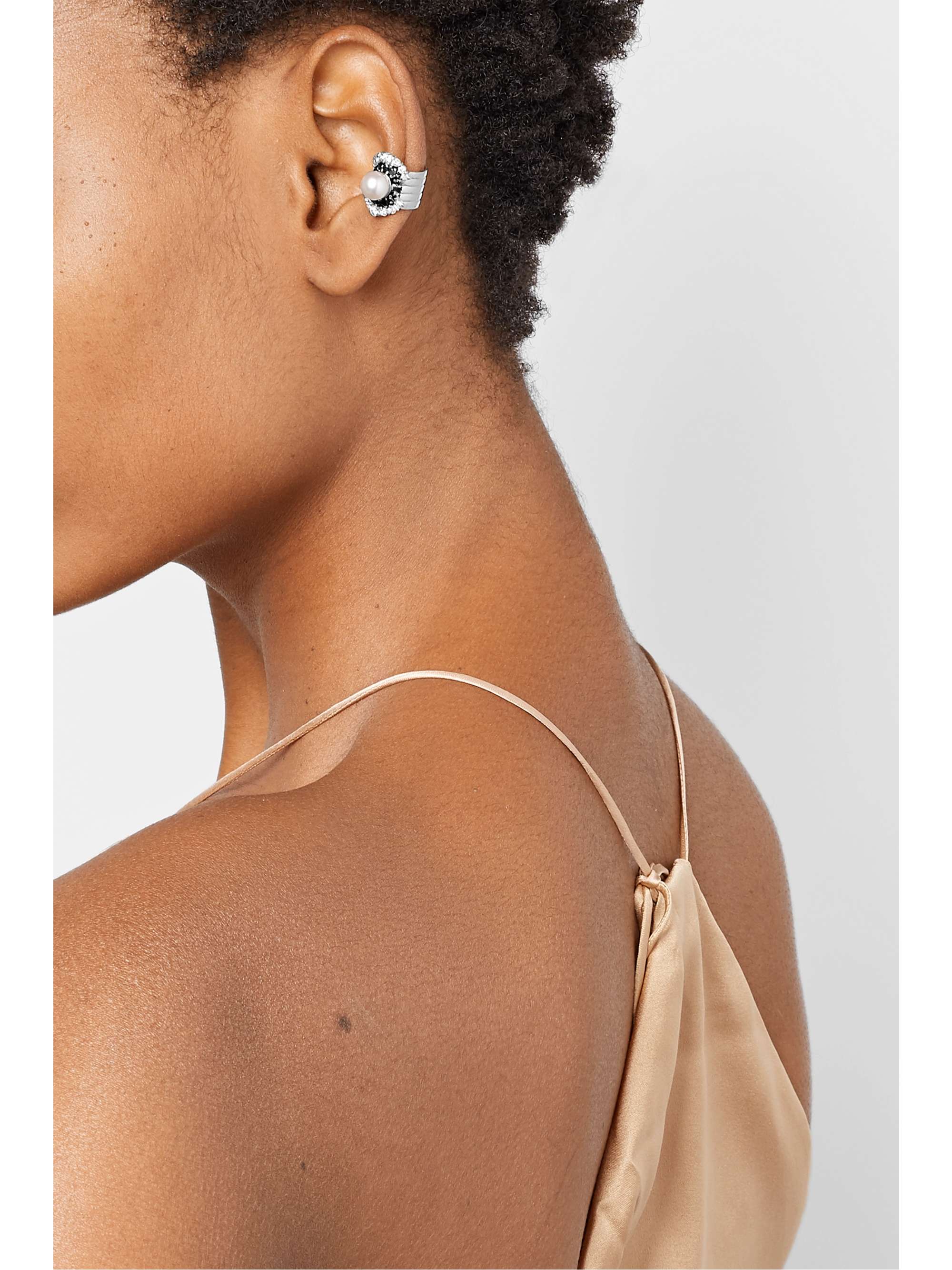 YVONNE LÉON 18-karat white gold, diamond and pearl ear cuff