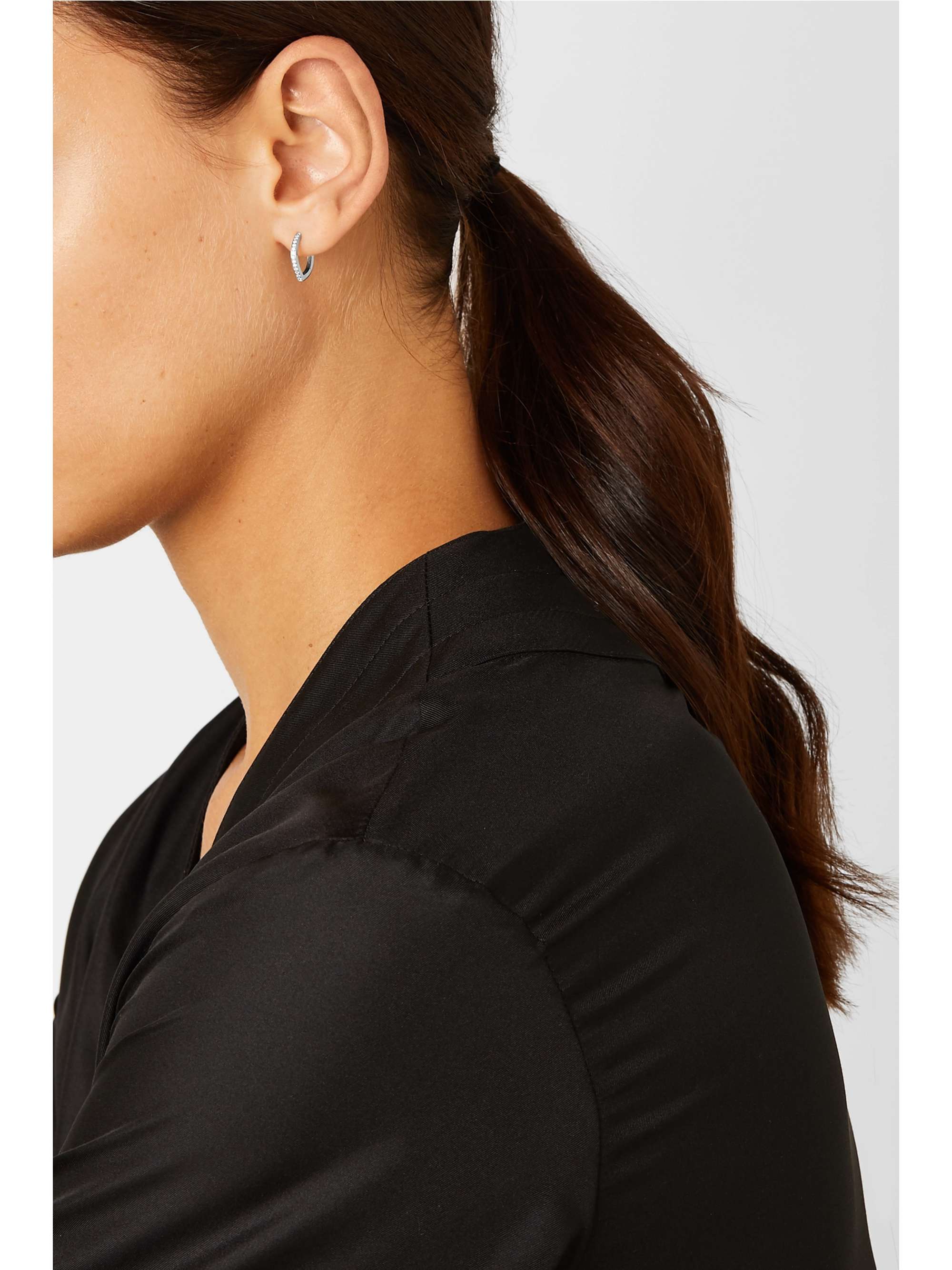 REPOSSI Boucle d'oreille en or blanc 18 carats (750/1000) et diamants Antifer