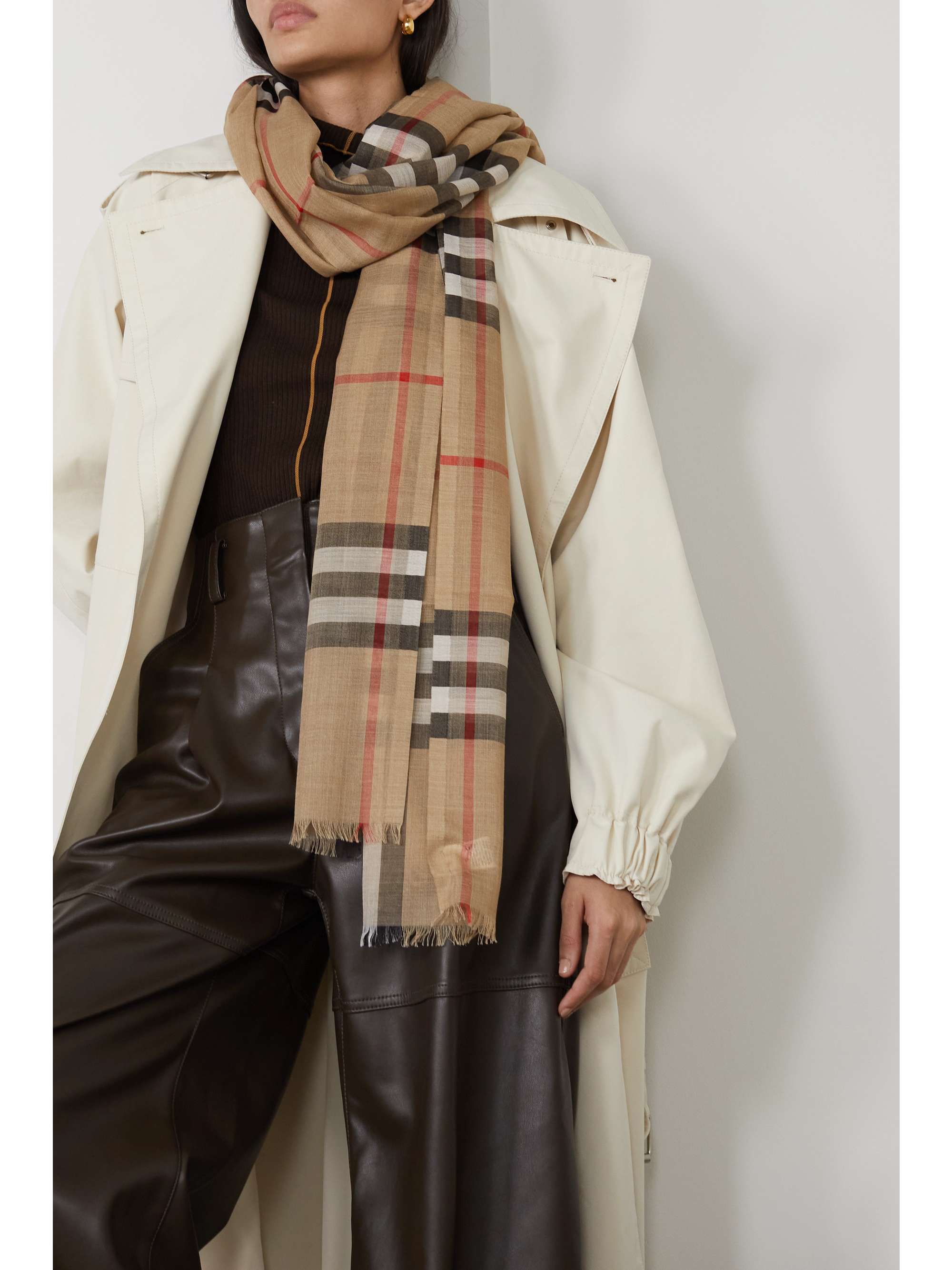  Burberry Scarf: Clothing, Shoes & Jewelry