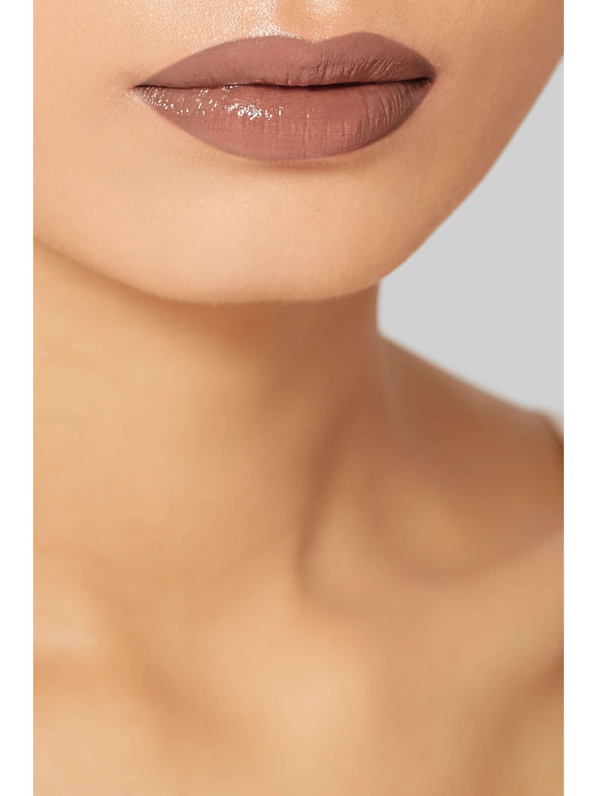 HOURGLASS Unreal High Shine Volumizing Lip Gloss - Strike