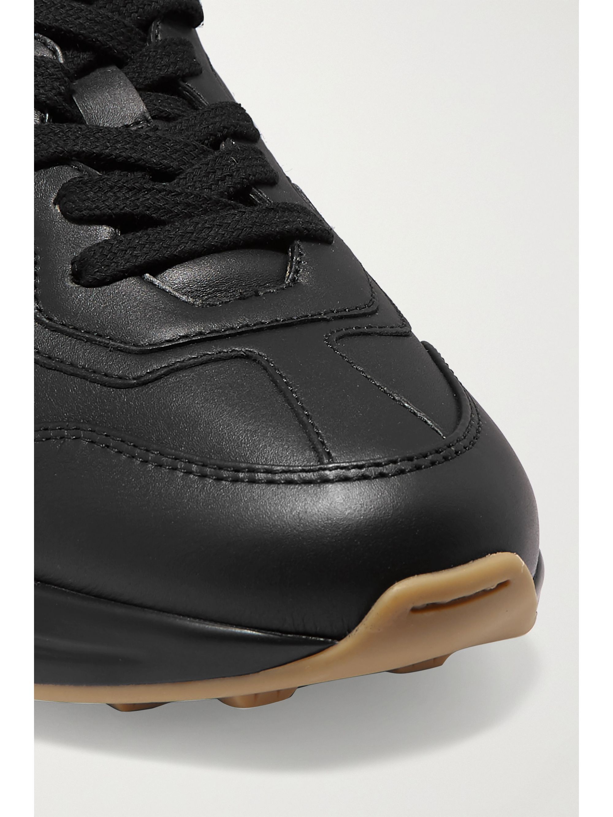 leather sports shoes