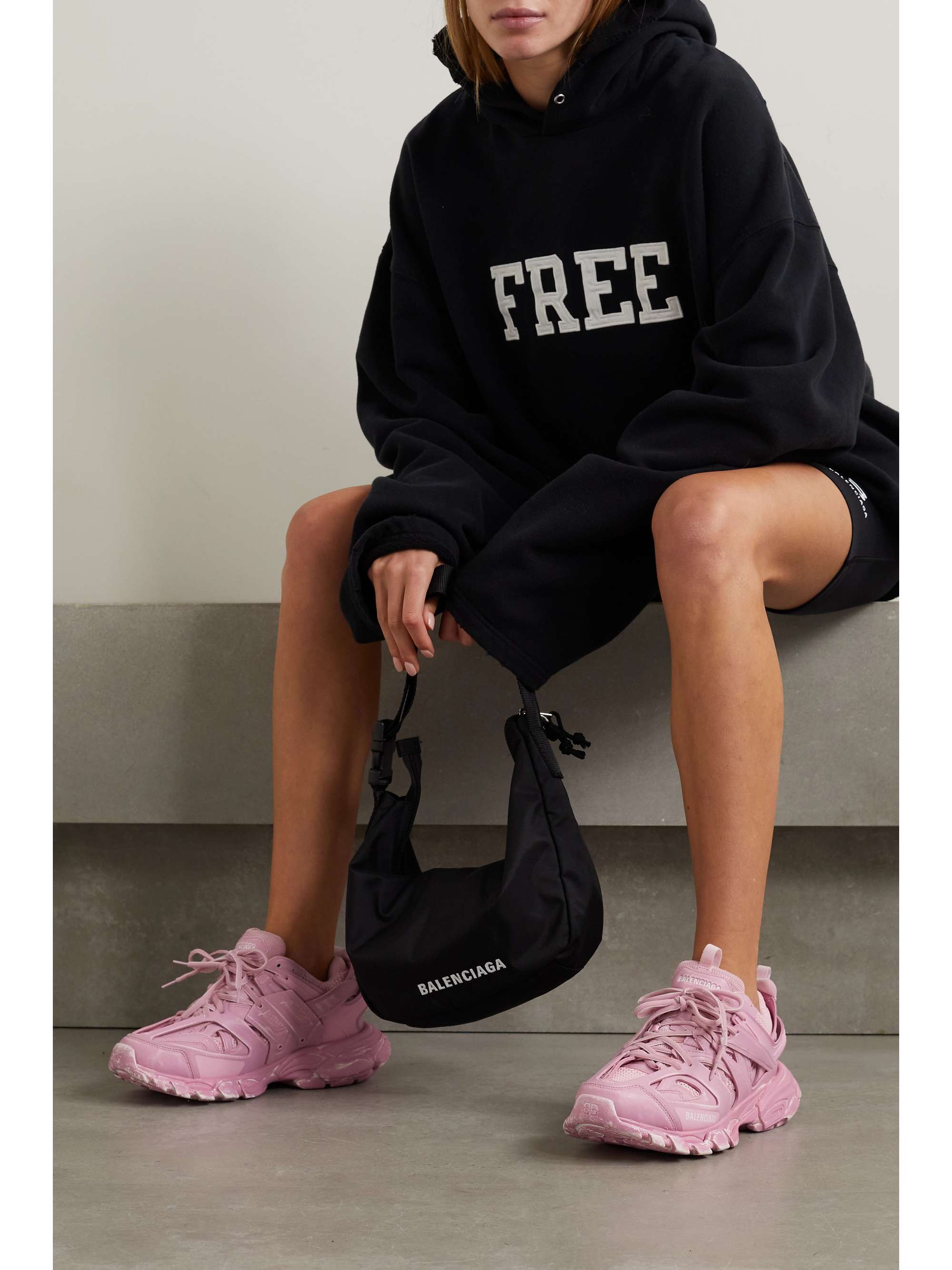 balenciaga track porté