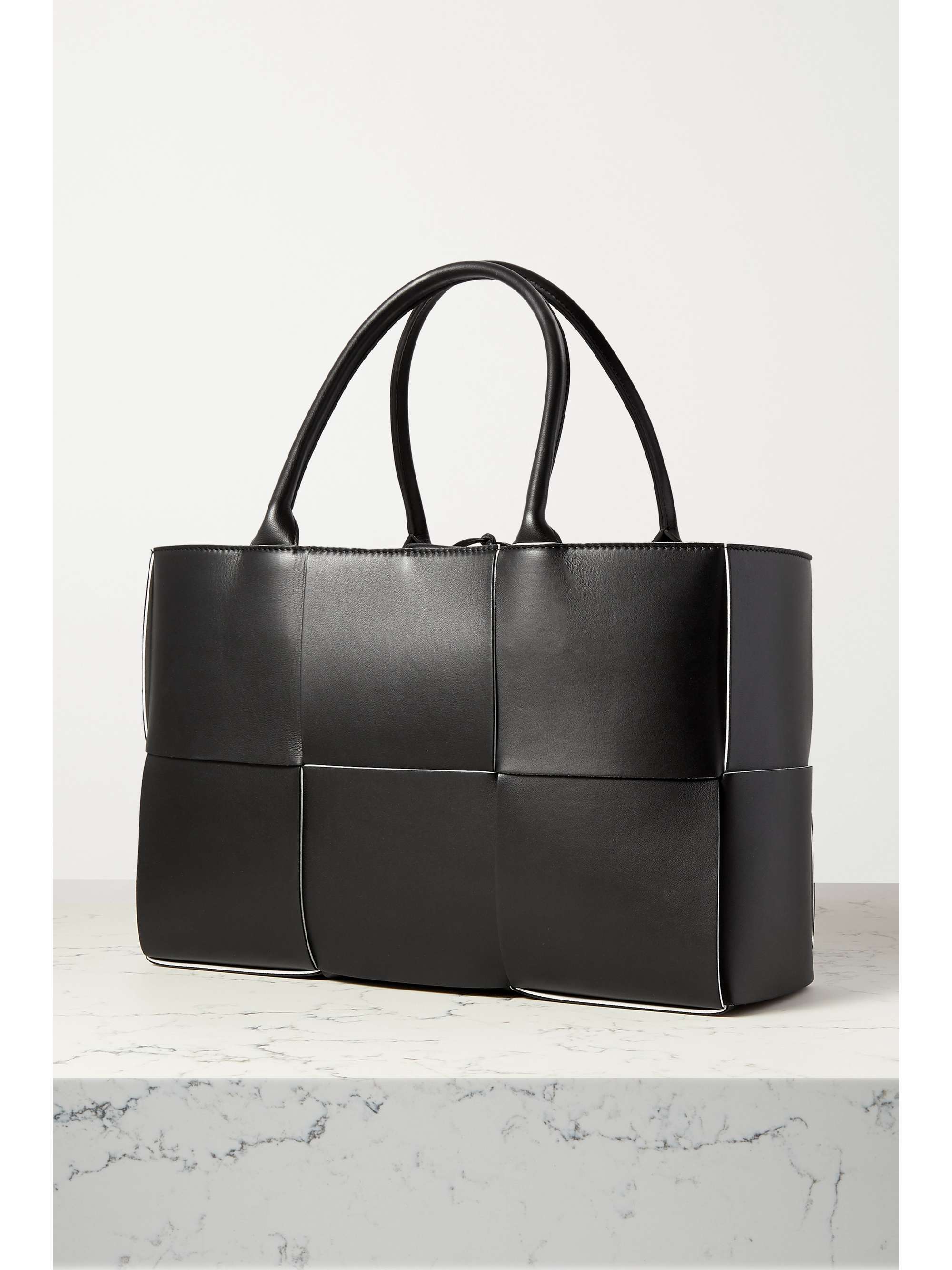 BOTTEGA VENETA Arco medium intrecciato leather tote