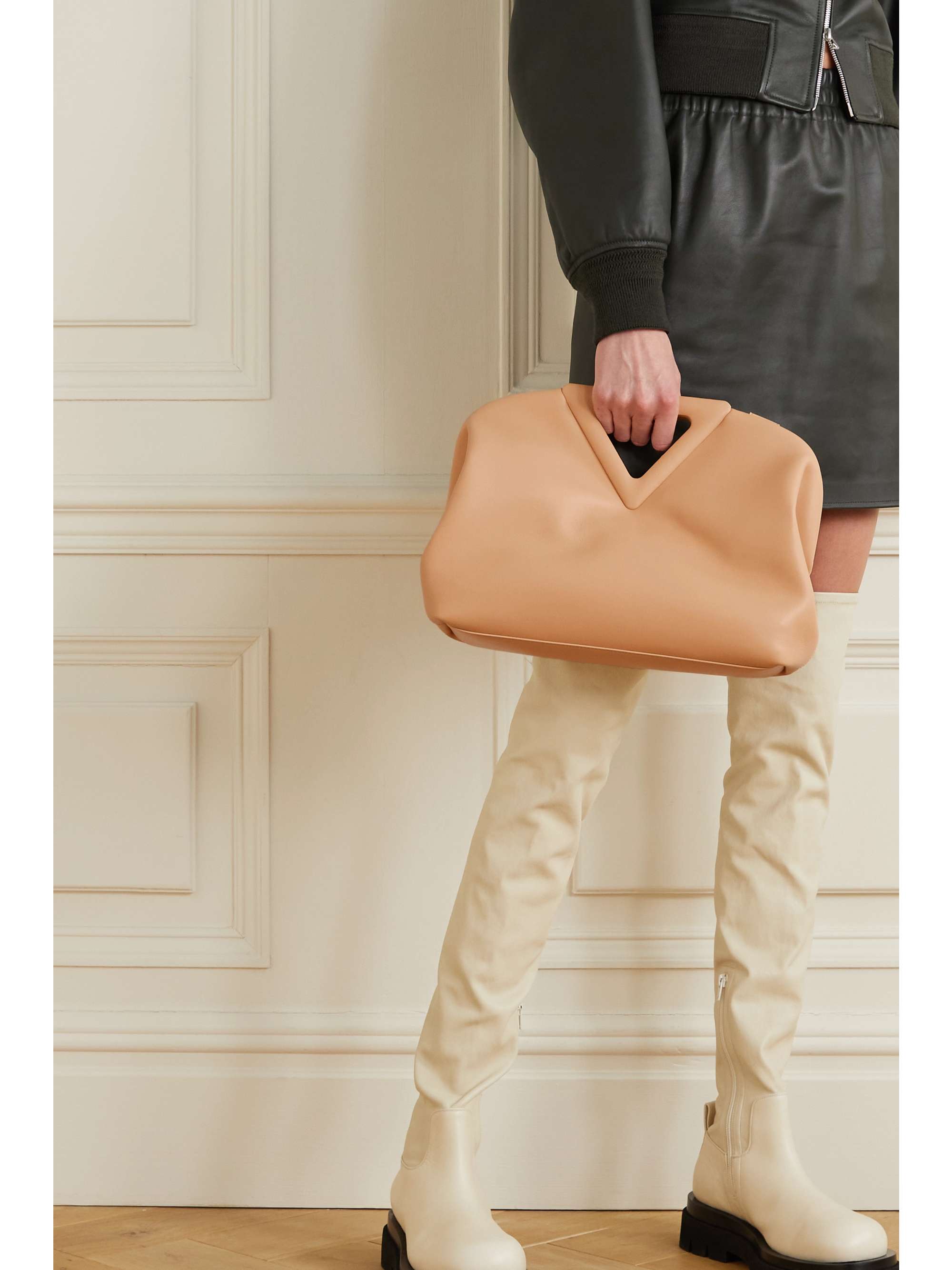 bottega veneta medium point top handle bag