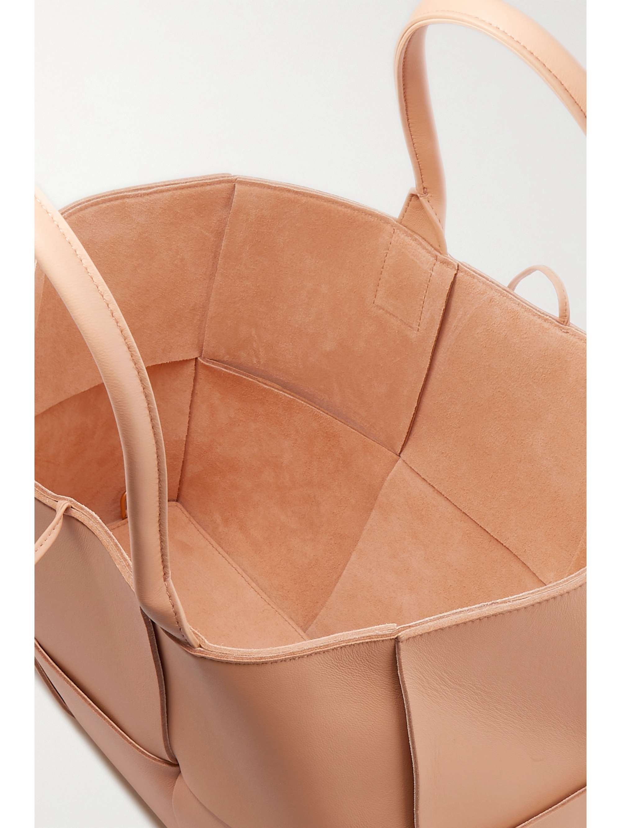 BOTTEGA VENETA Arco medium intrecciato leather tote