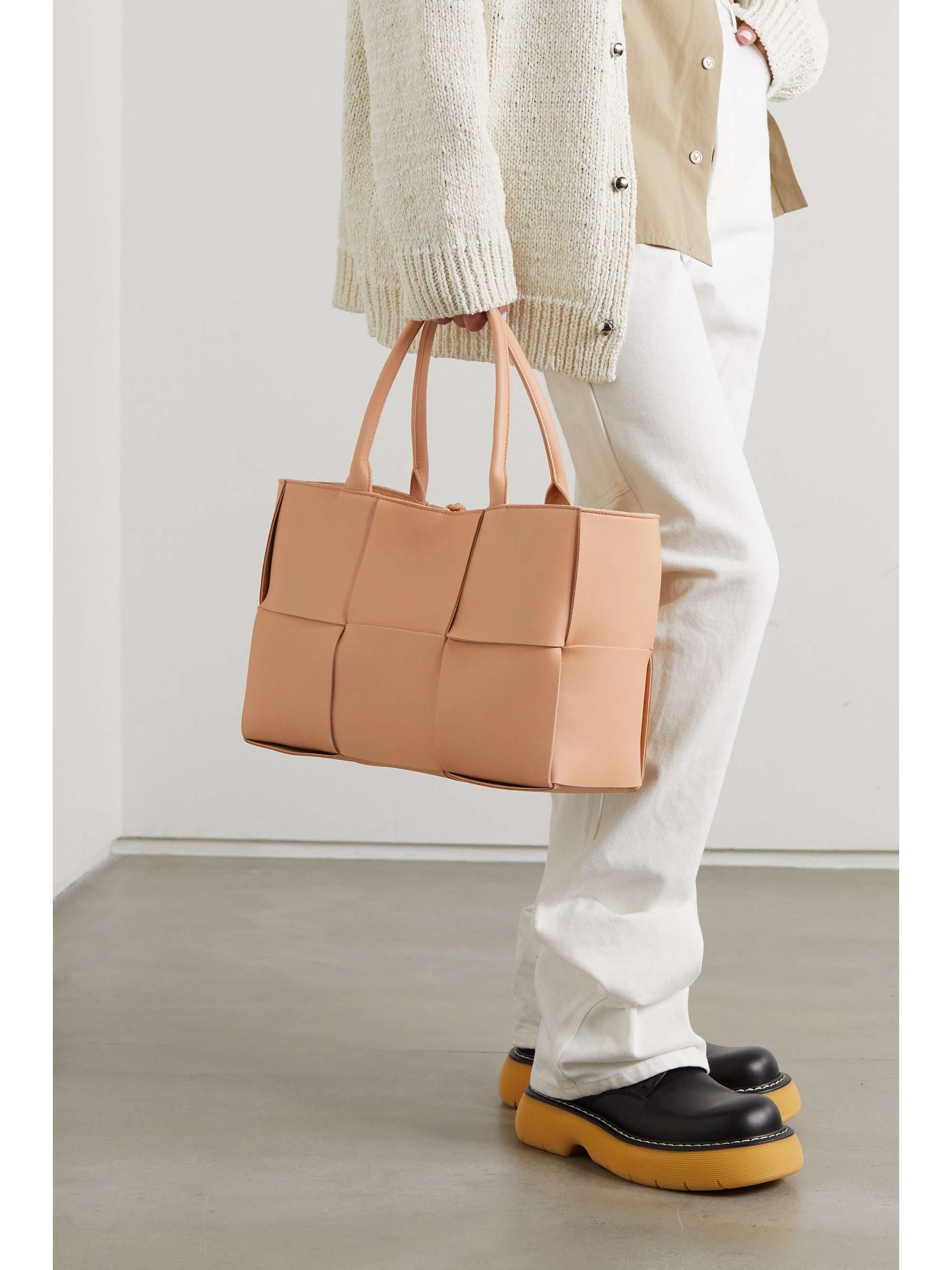 Arco medium intrecciato leather tote