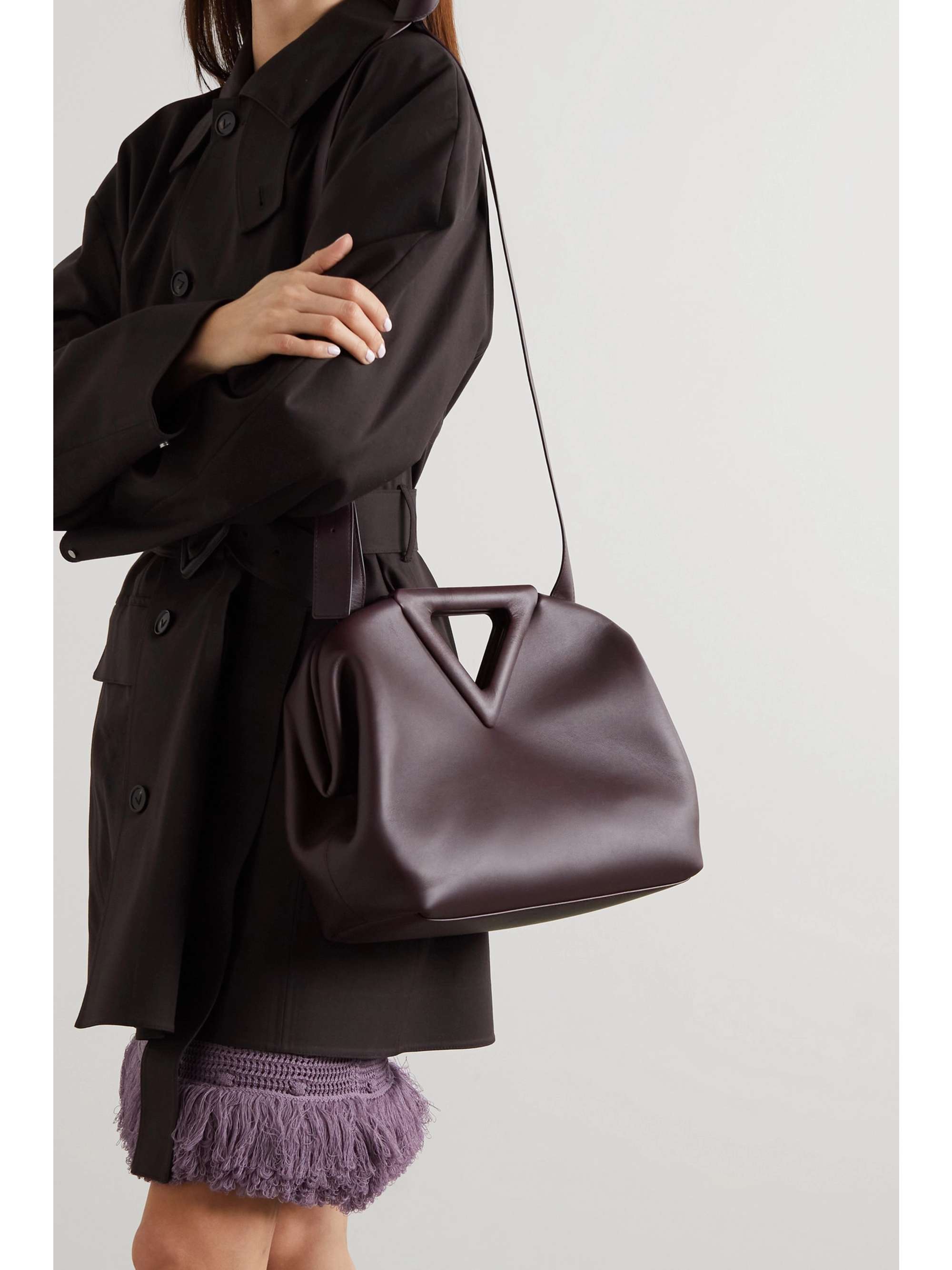 bottega veneta medium point top handle bag