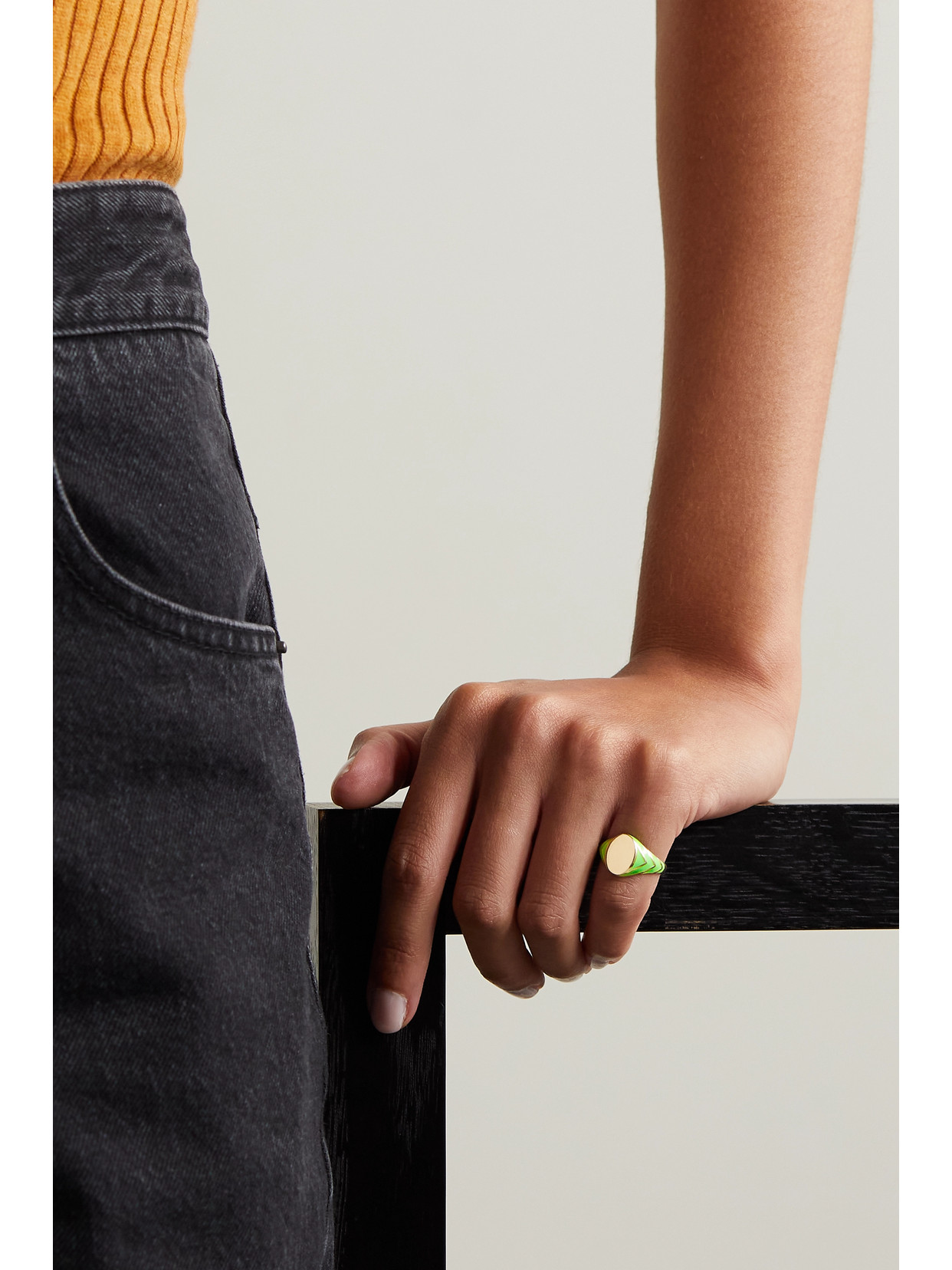 Alison Lou Stripe 14-karat Gold And Enamel Ring In Gold