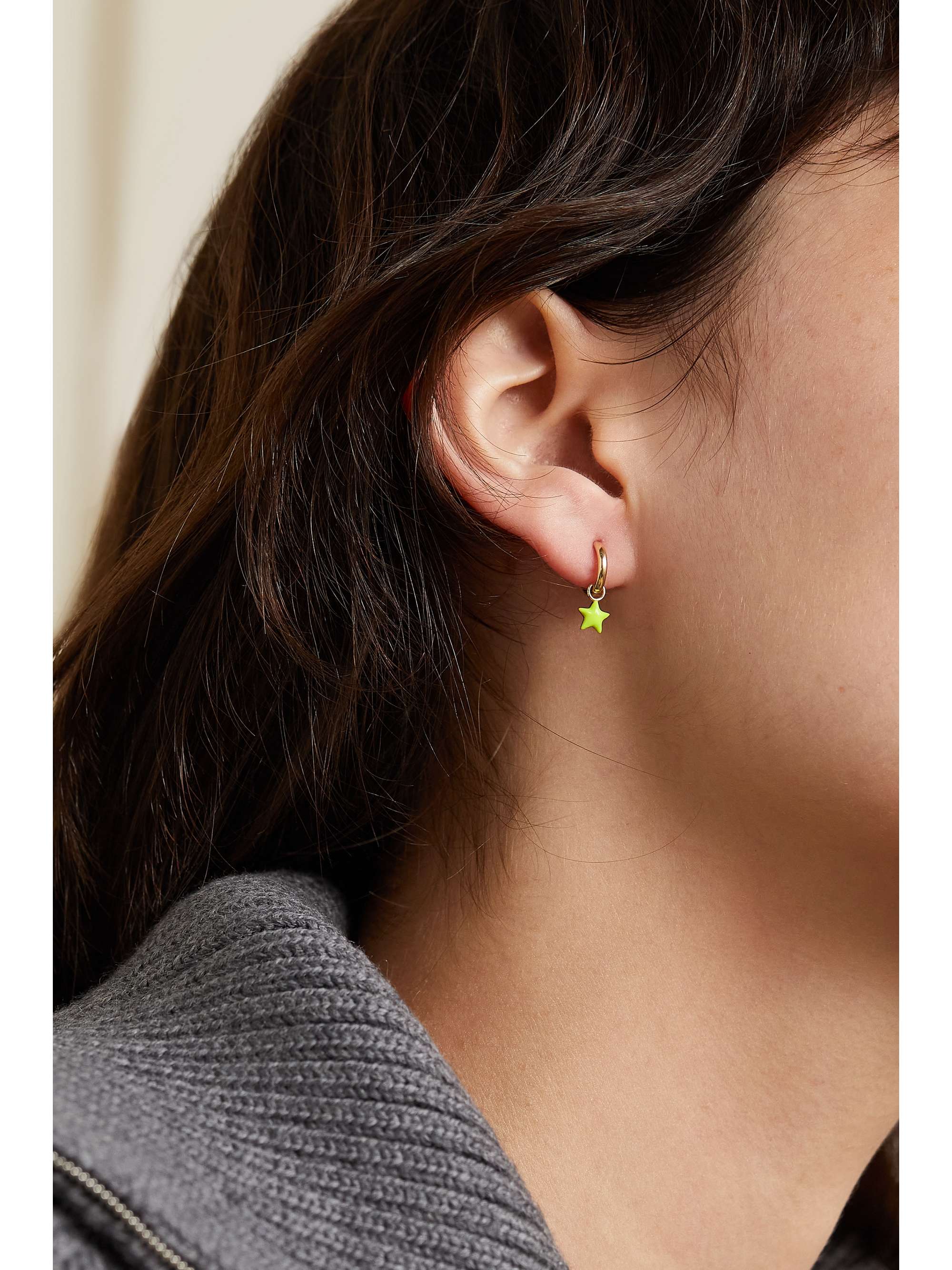 ALISON LOU Tiny Star Huggy 14-karat gold and enamel single hoop earring