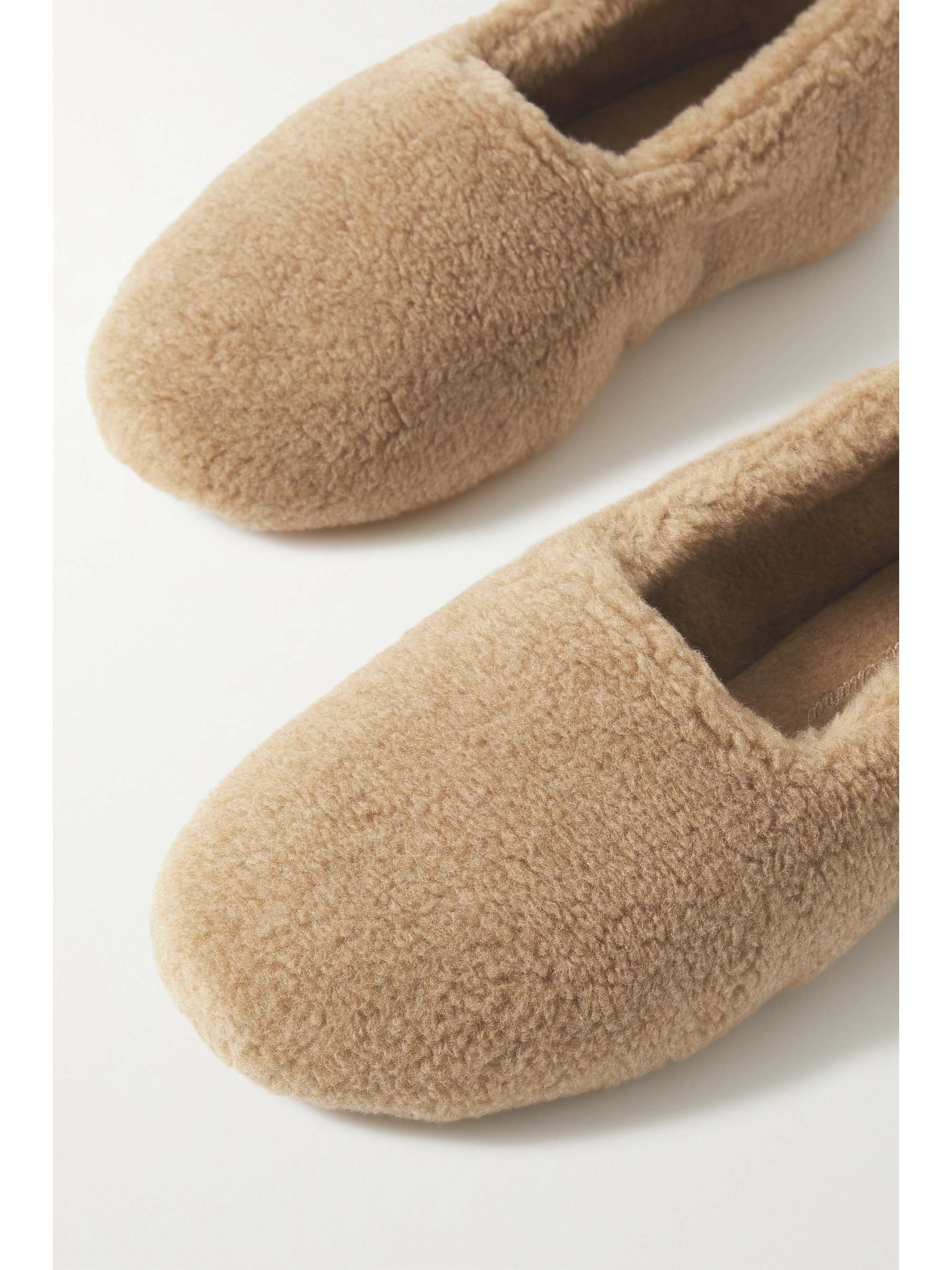 LORO PIANA Wintercozy flache Schuhe aus Shearling-Imitat