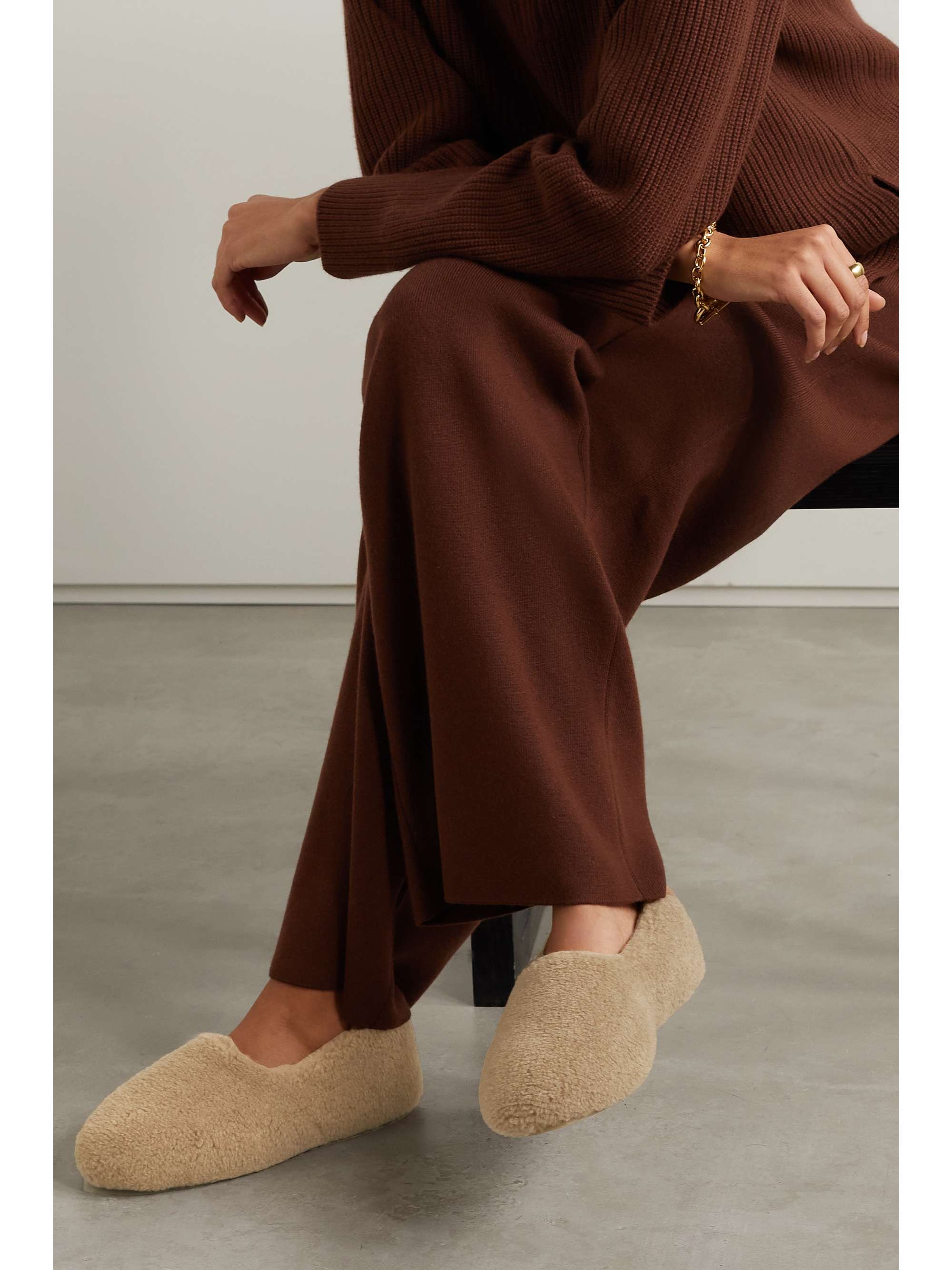 LORO PIANA Wintercozy flache Schuhe aus Shearling-Imitat